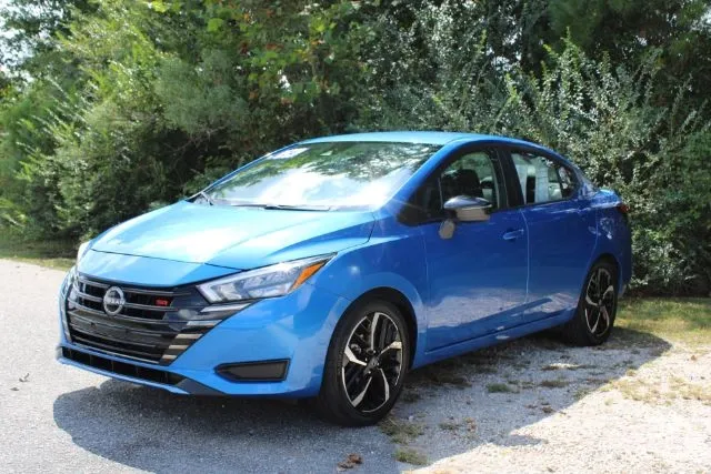 2024 Nissan Versa 1.6 SR