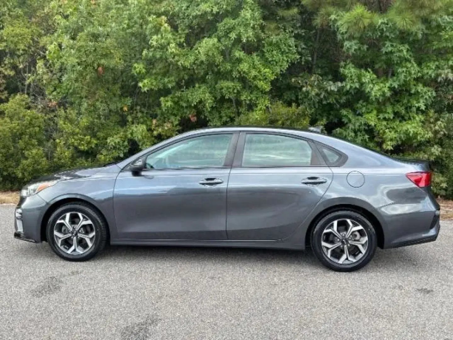 2020 /Black Kia Forte LXS (3KPF24ADXLE) with an 2L I-4 DOHC engine, located at 2761 East Hwy 501, Conway, SC, 29526, (843) 331-1151, 33.781528, -78.989883 - Are you on the lookout for a reliable, stylish, and efficient vehicle that complements your busy lifestyle? Look no further than this 2020 Kia Forte LXS, available now at Car City - Conway! This pre-owned sedan is the perfect choice for anyone seeking quality used vehicles that offer both comfort an - Photo#2