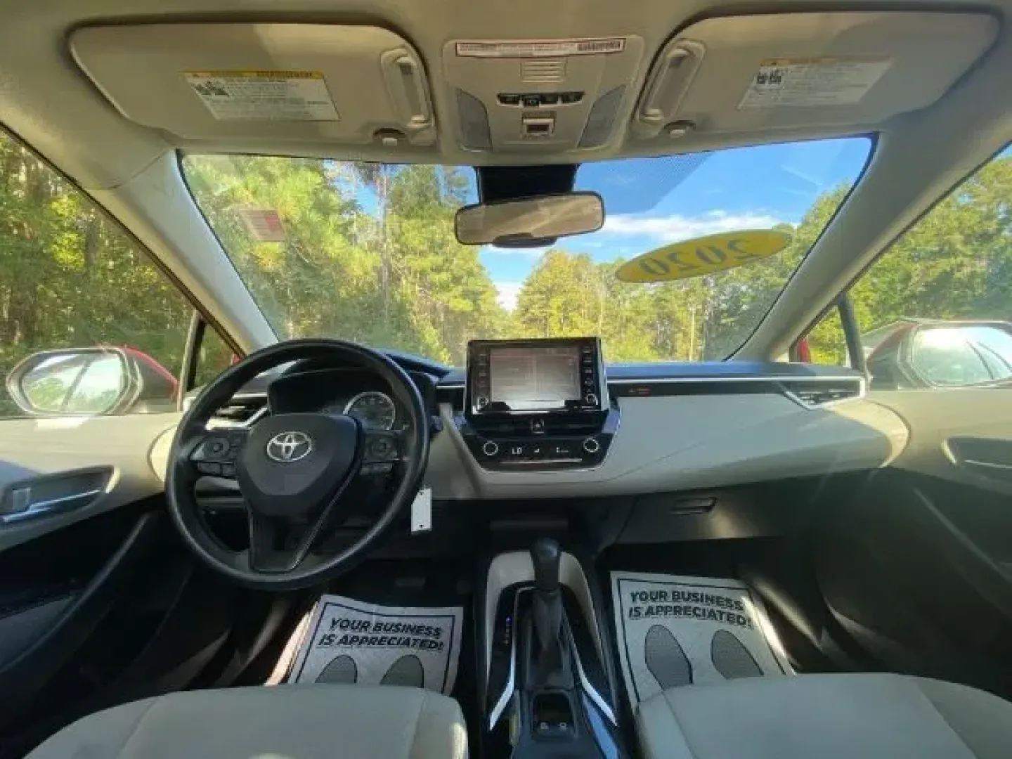2020 /Light Gray, premium Toyota Corolla LE (JTDEPRAEXLJ) with an 1.8L L4 DOHC 16V engine, Continuously Variabl transmission, located at 9146 Ocean Hwy West, Calabash, NC, 28467, (910) 579-1110, 33.928635, -78.576157 - Are you ready to elevate your daily commute or family adventures? The 2020 Toyota Corolla LE is the perfect companion for those who seek reliability, style, and efficiency-all wrapped in an attractive sedan package. Whether you're navigating the bustling streets of Calabash, NC, or heading out for a - Photo#3