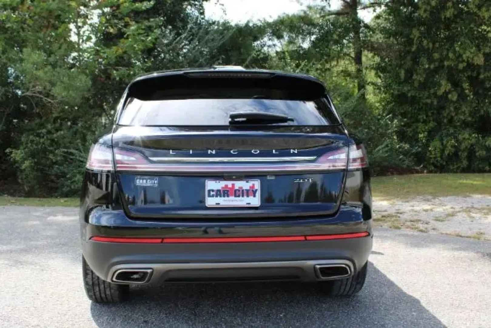 2019 Lincoln Nautilus Reserve (2LMPJ6L92KB) with an Other engine, located at 3598 James B White Hwy South, Whiteville, NC, 28472, (910) 642-3196, 34.294846, -78.732613 - **Elevate Your Drive with the Luxurious 2019 Lincoln Nautilus!**<br /> <br /> Are you searching for a vehicle that seamlessly combines comfort, style, and performance? Look no further than the stunning 2019 Lincoln Nautilus Reserve, now available at Car City - Whitesville, your trusted pre-owned dea - Photo#2