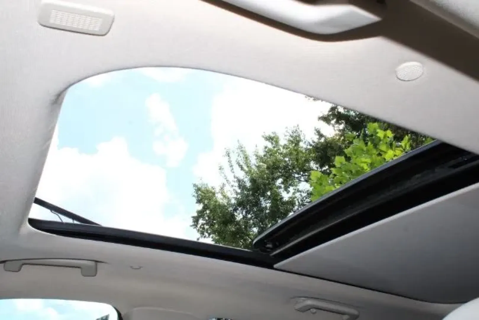 2019 Lincoln Nautilus Reserve (2LMPJ6L92KB) with an Other engine, located at 3598 James B White Hwy South, Whiteville, NC, 28472, (910) 642-3196, 34.294846, -78.732613 - **Elevate Your Drive with the Luxurious 2019 Lincoln Nautilus!**<br /> <br /> Are you searching for a vehicle that seamlessly combines comfort, style, and performance? Look no further than the stunning 2019 Lincoln Nautilus Reserve, now available at Car City - Whitesville, your trusted pre-owned dea - Photo#7