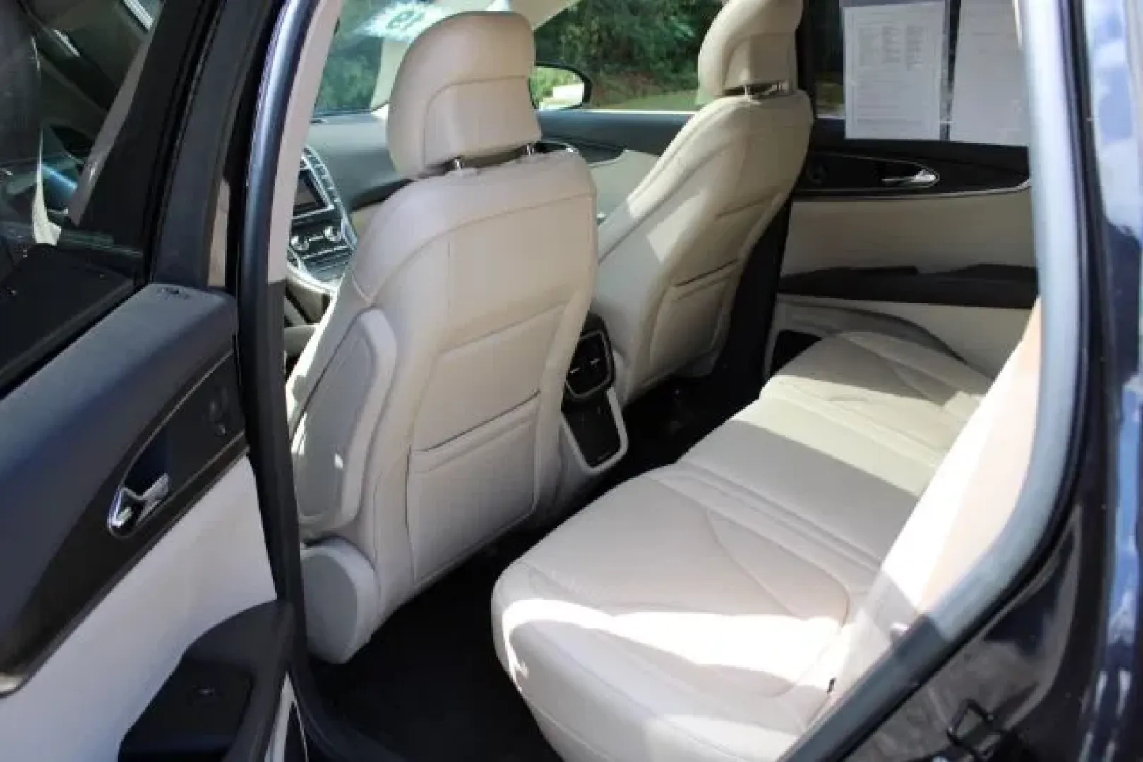 2019 Lincoln Nautilus Reserve (2LMPJ6L92KB) with an Other engine, located at 3598 James B White Hwy South, Whiteville, NC, 28472, (910) 642-3196, 34.294846, -78.732613 - **Elevate Your Drive with the Luxurious 2019 Lincoln Nautilus!**<br /> <br /> Are you searching for a vehicle that seamlessly combines comfort, style, and performance? Look no further than the stunning 2019 Lincoln Nautilus Reserve, now available at Car City - Whitesville, your trusted pre-owned dea - Photo#9