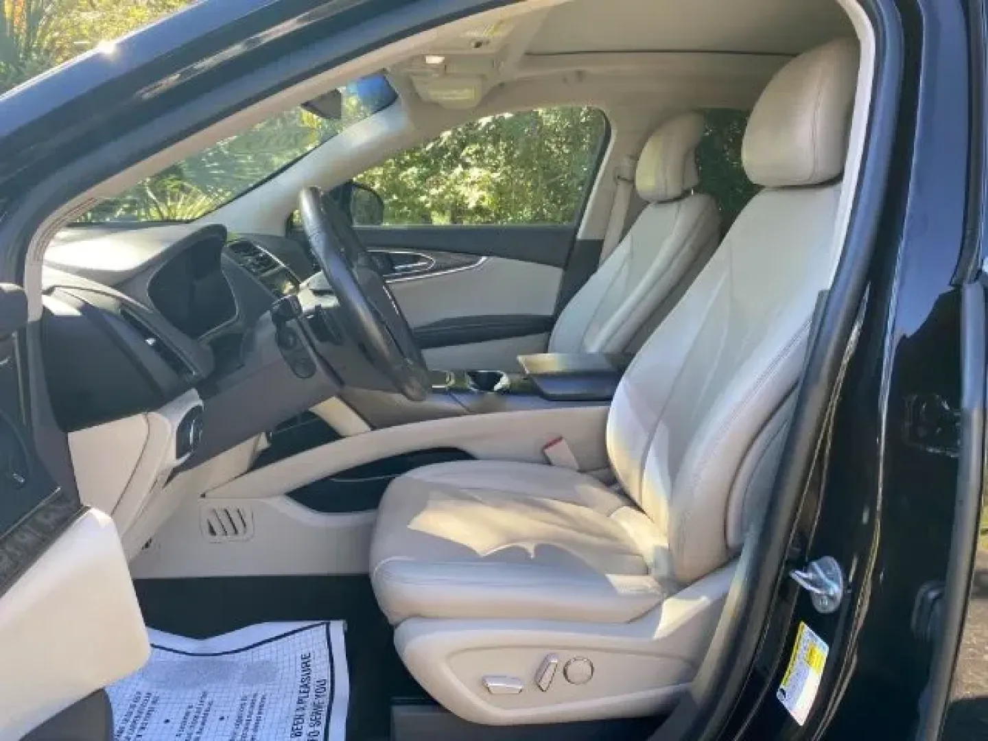 2019 Lincoln Nautilus Reserve (2LMPJ6L92KB) with an Other engine, located at 9146 Ocean Hwy West, Calabash, NC, 28467, (910) 579-1110, 33.928635, -78.576157 - **Elevate Your Drive with the Luxurious 2019 Lincoln Nautilus!**<br /> <br /> Are you searching for a vehicle that seamlessly combines comfort, style, and performance? Look no further than the stunning 2019 Lincoln Nautilus Reserve, now available at Car City - Whitesville, your trusted pre-owned dea - Photo#4