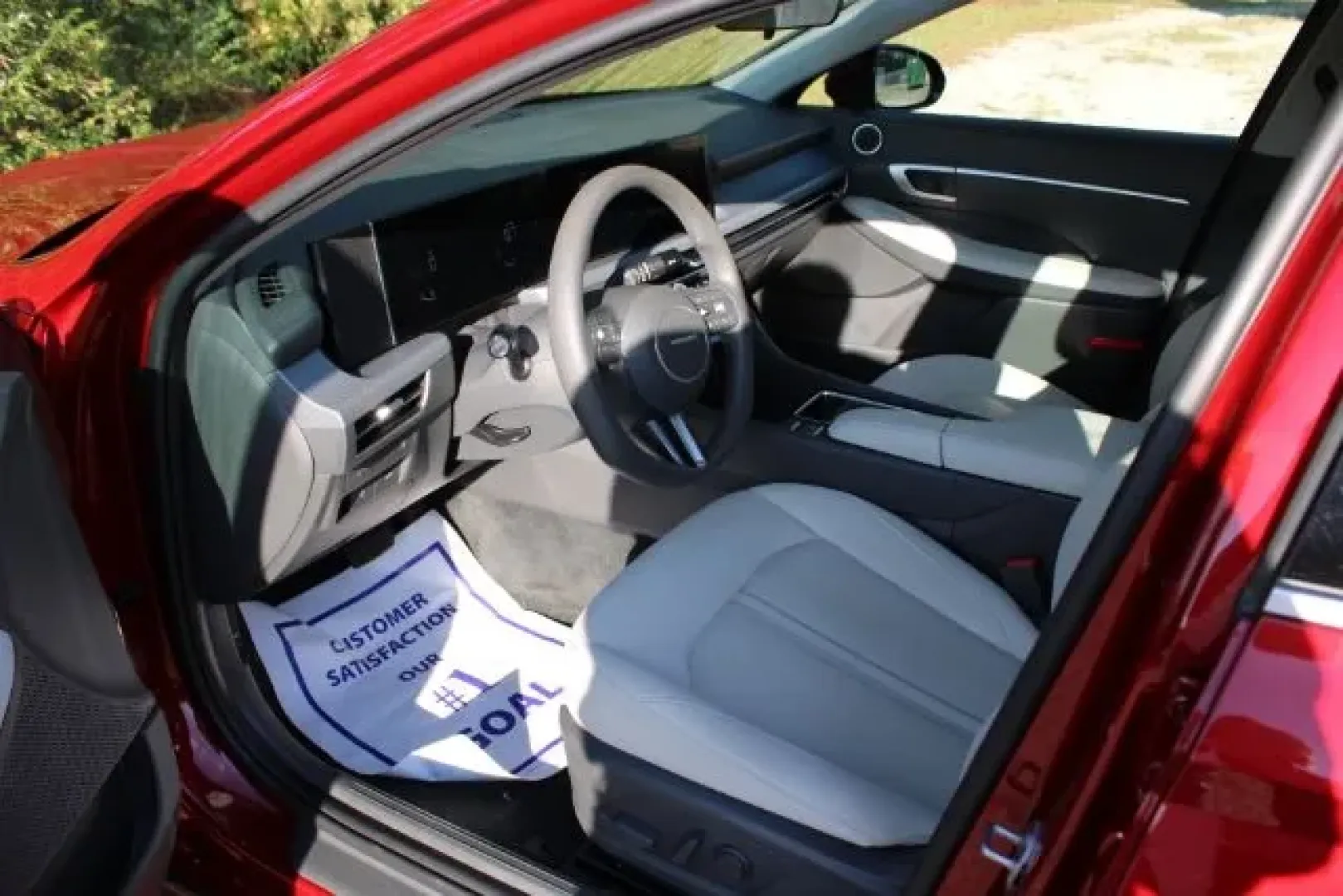 2025 /Dark Gray Hyundai Sonata SEL (KMHL64JA6SA) with an Smartstream 2.5L I-4 port/direct injection engine, located at 9146 Ocean Hwy West, Calabash, NC, 28467, (910) 579-1110, 33.928635, -78.576157 - **Discover Your Next Adventure with the 2025 Hyundai Sonata SEL at Car City - Whitesville!**<br /> <br /> Are you searching for a vehicle that effortlessly combines style, comfort, and reliability? Look no further! The 2025 Hyundai Sonata SEL is the ideal sedan for anyone seeking a dependable ride f - Photo#7