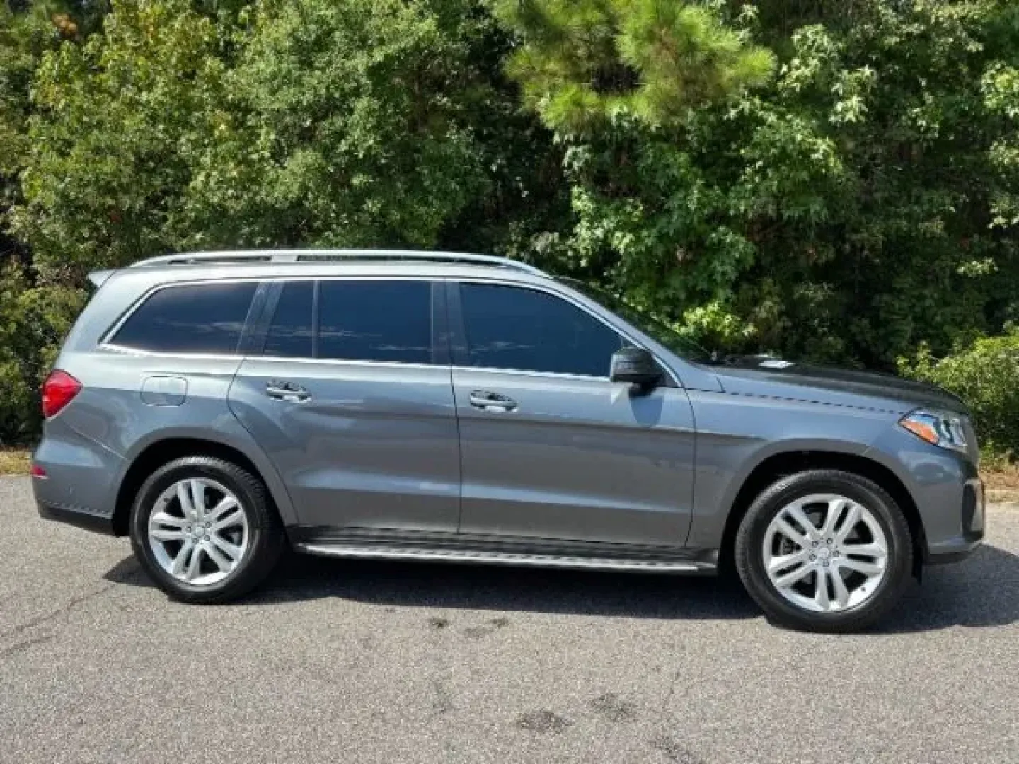 2017 /Black Mercedes-Benz GLS 450 4MATIC (4JGDF6EE6HA) with an 3L V-6 gasoline direct injection engine, located at 2761 East Hwy 501, Conway, SC, 29526, (843) 331-1151, 33.781528, -78.989883 - **Experience Luxury and Adventure with the 2017 Mercedes-Benz GLS 450 - Perfect for Your Family Journeys!**<br /> <br /> Are you looking for a vehicle that seamlessly blends luxury and practicality? The 2017 Mercedes-Benz GLS 450 is the ultimate choice for families who love to travel in style. With - Photo#3