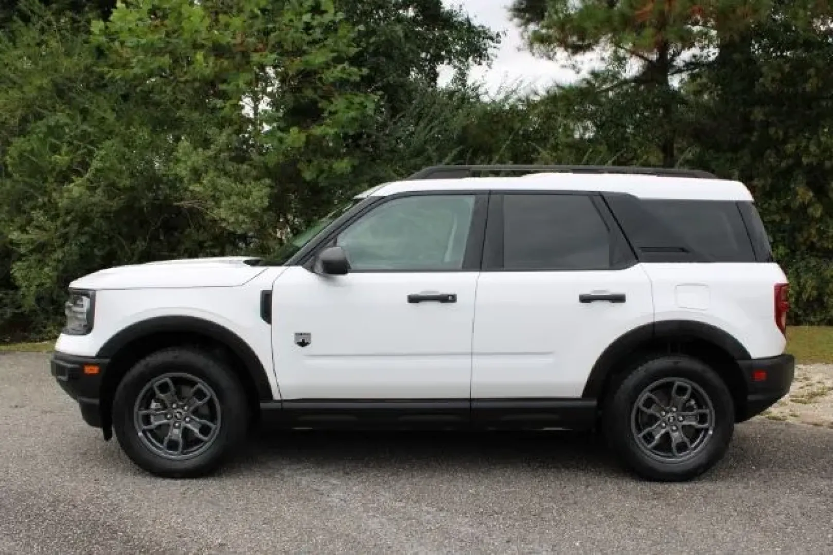 2024 Ford Bronco Sport Big Bend (3FMCR9B6XRR) with an EcoBoost 1.5L I-3 port/direct injection engine, located at 3598 James B White Hwy South, Whiteville, NC, 28472, (910) 642-3196, 34.294846, -78.732613 - **Embark on Your Next Adventure with the 2024 Ford Bronco Sport at Car City - Whitesville!**<br /> <br /> Are you ready to elevate your lifestyle with a vehicle that's as versatile as you are? The 2024 Ford Bronco Sport Big Bend is engineered for those who crave adventure while offering practicality - Photo#4