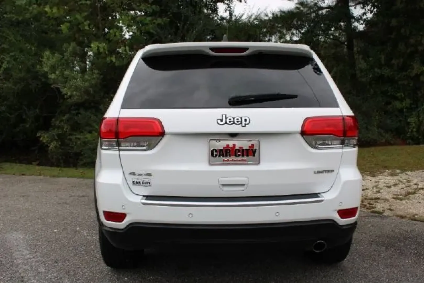2018 Jeep Grand Cherokee Limited 4x4 (1C4RJFBG6JC) with an Other engine, located at 3598 James B White Hwy South, Whiteville, NC, 28472, (910) 642-3196, 34.294846, -78.732613 - **Adventure Awaits in the 2018 Jeep Grand Cherokee Limited 4x4!** <br /> <br /> Are you ready to elevate your lifestyle and take on new adventures? The 2018 Jeep Grand Cherokee Limited 4x4 is the ideal vehicle for those who crave exploration while enjoying a comfortable ride. Whether you're navigati - Photo#2