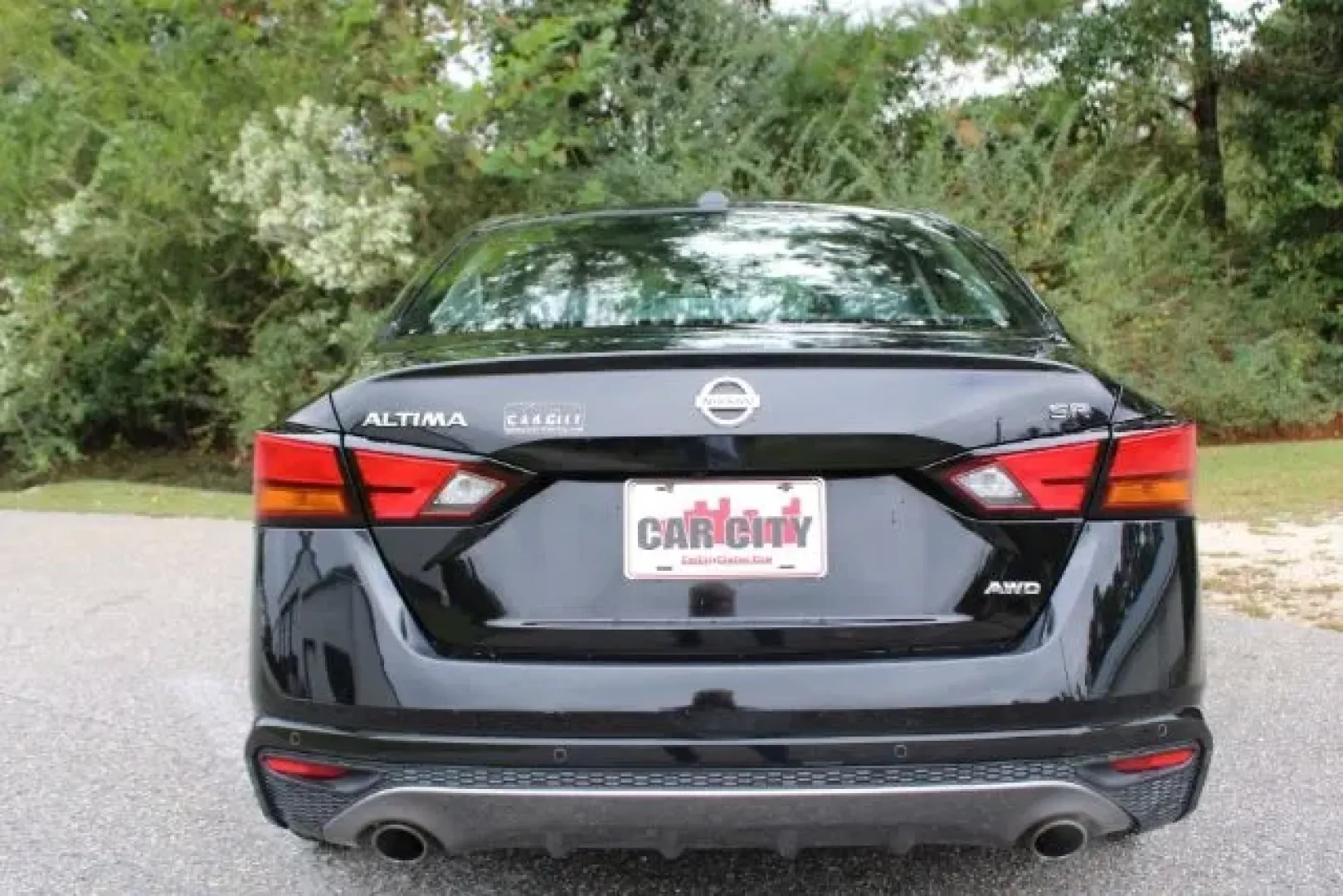 2021 /BLACK LEATHER/CLOTH Nissan Altima 2.5 SR AWD (1N4BL4CW8MN) with an 2.5L L4 DOHC 16V engine, Continuously Variabl transmission, located at 3598 James B White Hwy South, Whiteville, NC, 28472, (910) 642-3196, 34.294846, -78.732613 - **Discover Versatile Driving with the 2021 Nissan Altima 2.5 SR AWD at Car City - Whitesville!**<br /> <br /> Are you looking for an exceptional vehicle that seamlessly fits into your busy lifestyle? Whether you're commuting to work, shuttling the kids to school, or embarking on weekend adventures, - Photo#2