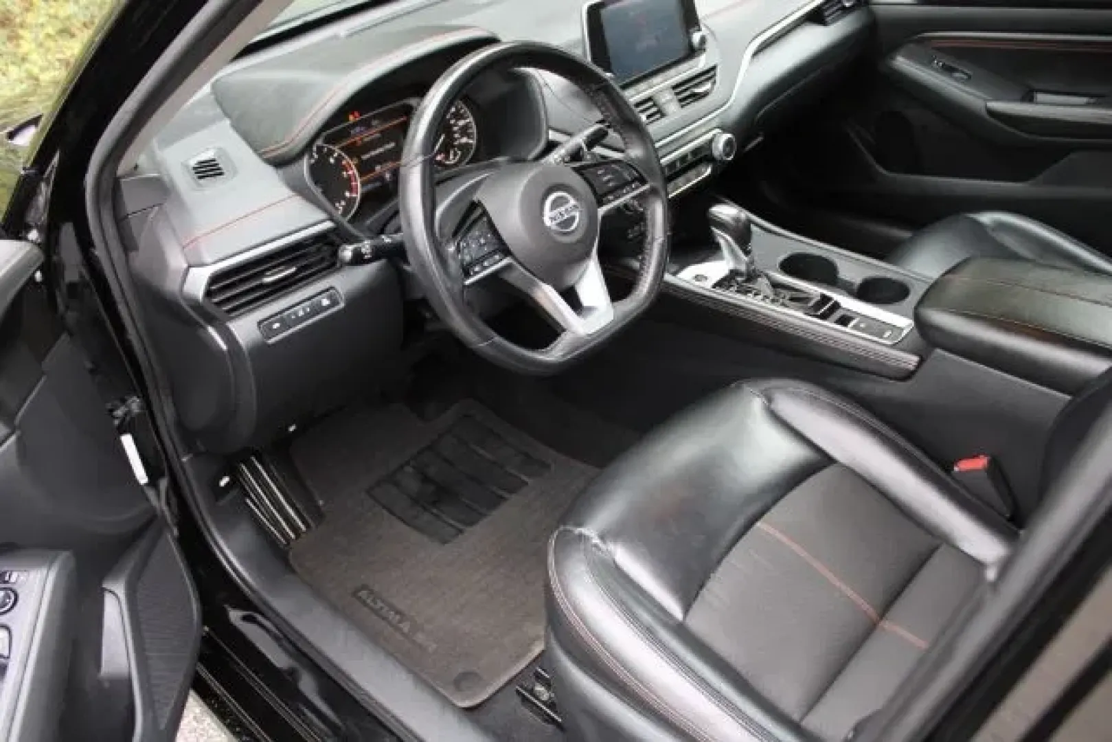 2021 /BLACK LEATHER/CLOTH Nissan Altima 2.5 SR AWD (1N4BL4CW8MN) with an 2.5L L4 DOHC 16V engine, Continuously Variabl transmission, located at 3598 James B White Hwy South, Whiteville, NC, 28472, (910) 642-3196, 34.294846, -78.732613 - **Discover Versatile Driving with the 2021 Nissan Altima 2.5 SR AWD at Car City - Whitesville!**<br /> <br /> Are you looking for an exceptional vehicle that seamlessly fits into your busy lifestyle? Whether you're commuting to work, shuttling the kids to school, or embarking on weekend adventures, - Photo#8