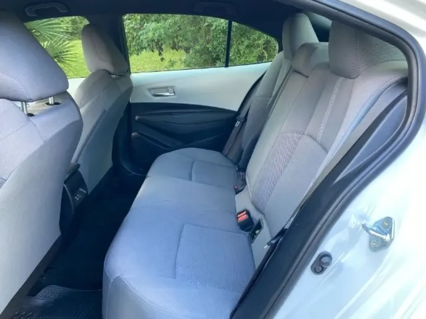 2023 /Moonstone Toyota Corolla SE (5YFS4MCE5PP) with an Dynamic Force 2L I-4 port/direct injection engine, located at 9146 Ocean Hwy West, Calabash, NC, 28467, (910) 579-1110, 33.928635, -78.576157 - **Elevate Your Daily Commute with This 2023 Toyota Corolla SE!**<br /> <br /> Are you tired of the monotony of daily commutes? Discover a world of comfort and efficiency with this 2023 Toyota Corolla SE, a perfect blend of style and functionality that makes every drive enjoyable. Whether you're head - Photo#5