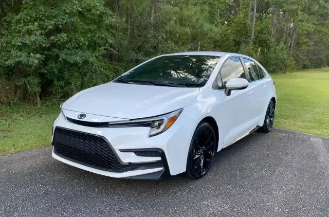 photo of 2023 Toyota Corolla SE