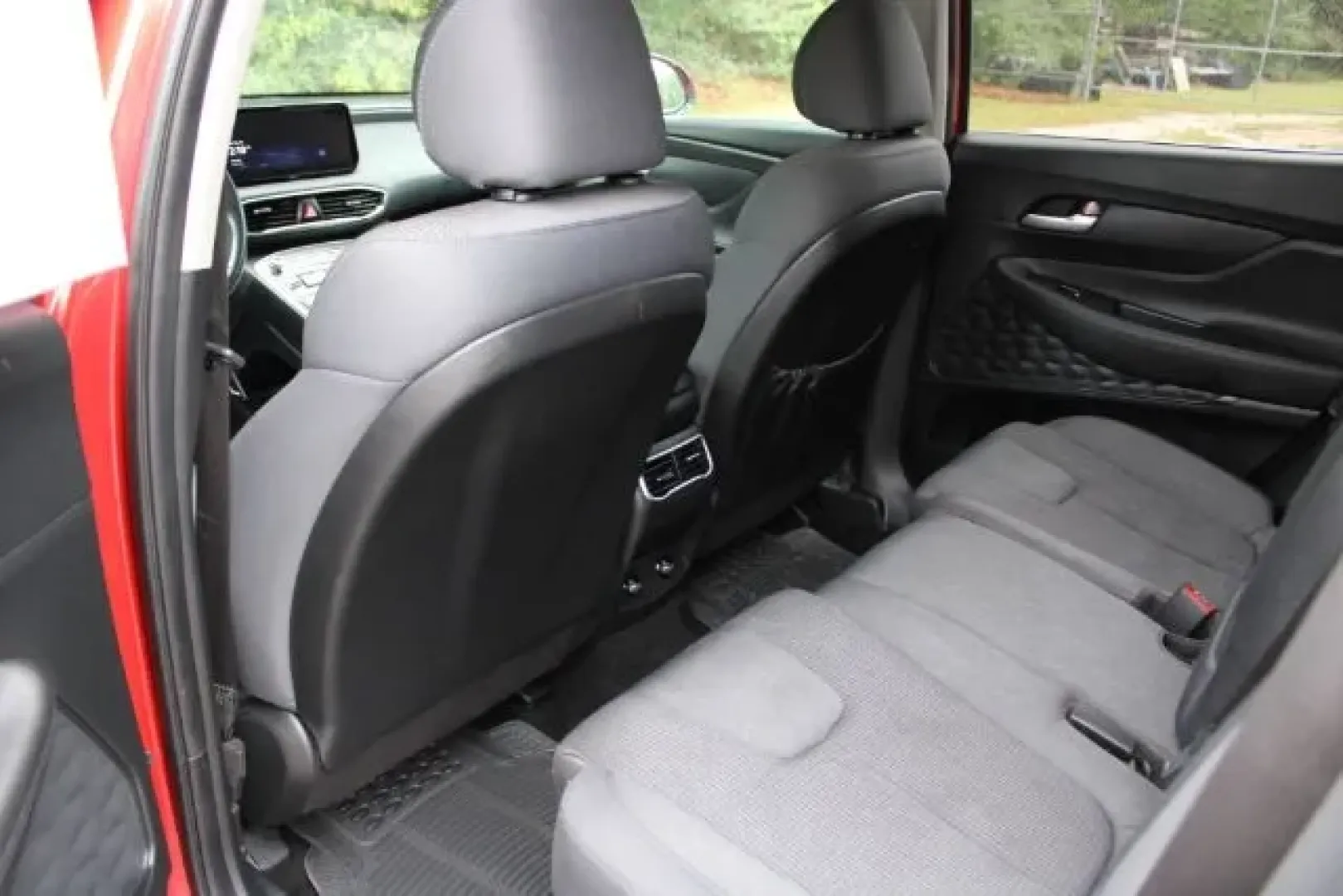 2023 /Black Hyundai Santa Fe SEL (5NMS24AJ8PH) with an Smartstream 2.5L I-4 port/direct injection engine, located at 3598 James B White Hwy South, Whiteville, NC, 28472, (910) 642-3196, 34.294846, -78.732613 - **Discover Adventure and Comfort in the 2023 Hyundai Santa Fe SEL at Car City - Whitesville!**<br /> <br /> Are you ready to elevate your family outings or weekend adventures? Look no further than this striking **2023 Hyundai Santa Fe SEL**, a vehicle designed for those who crave a blend of style, c - Photo#7