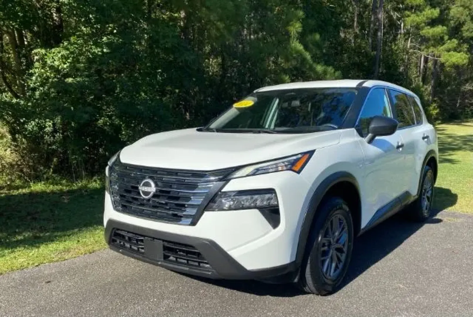 2024 Nissan Rogue S FWD (5N1BT3AA7RC) with an VC-Turbo 1.5L I-3 gasoline direct injection engine, located at 9146 Ocean Hwy West, Calabash, NC, 28467, (910) 579-1110, 33.928635, -78.576157 - Embrace adventure and elevate your lifestyle with the 2024 Nissan Rogue, a versatile SUV perfect for families, commuters, and weekend warriors alike. At Car City - Calabash, located at 9146 Ocean Hwy West, Calabash, NC 28467, we specialize in providing quality used vehicles that fit every budget. Wi - Photo#0