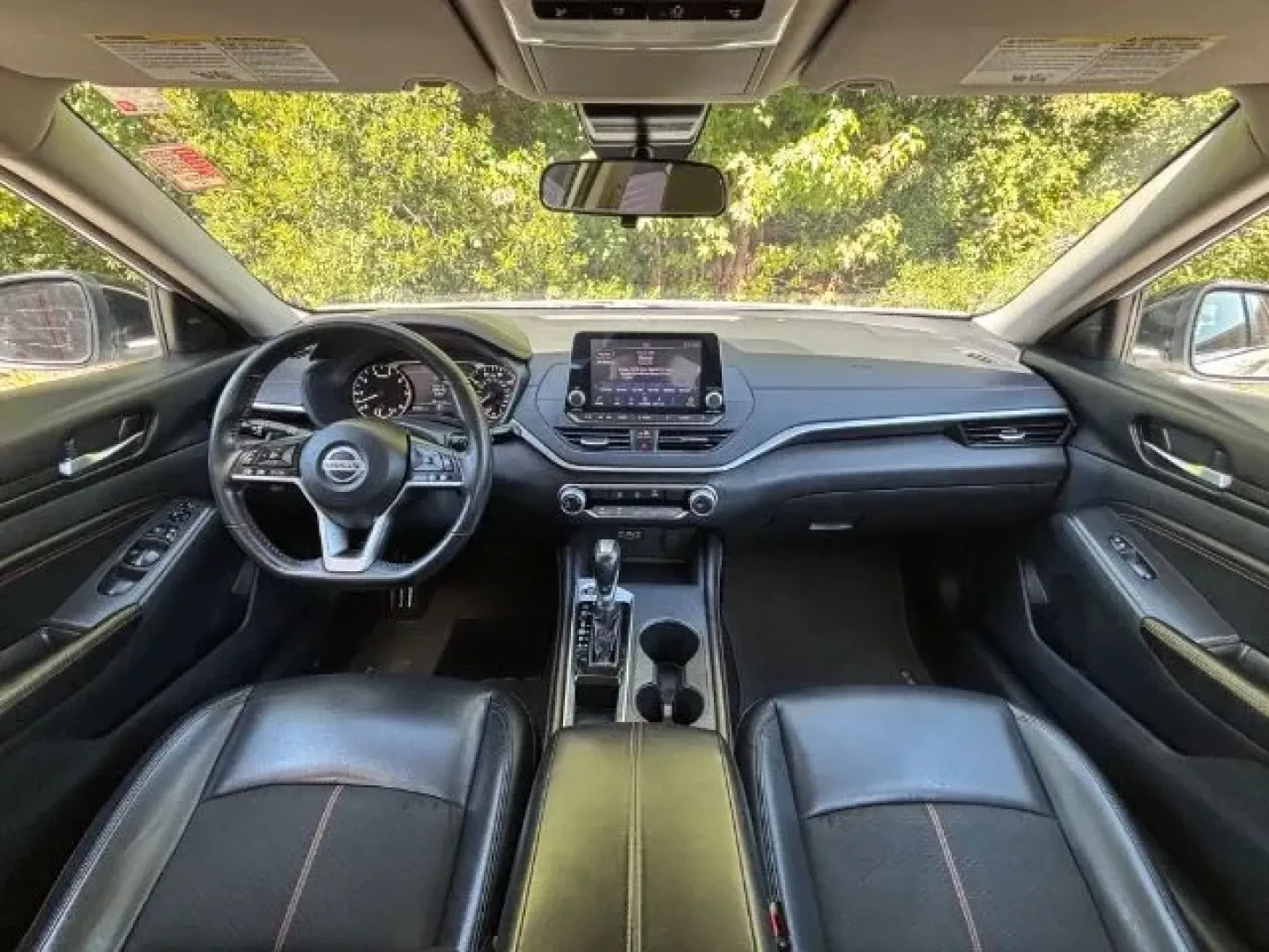 2022 /BLACK LEATHER/CLOTH Nissan Altima 2.5 SR (1N4BL4CV1NN) with an 2.5L L4 DOHC 16V engine, Continuously Variabl transmission, located at 2761 East Hwy 501, Conway, SC, 29526, (843) 331-1151, 33.781528, -78.989883 - **Drive Your Next Adventure with the 2022 Nissan Altima at Car City - Conway!**<br /> <br /> Are you in the market for a sedan that effortlessly combines comfort, style, and performance? Look no further than this stunning 2022 Nissan Altima, available now at Car City - Conway. This vehicle isn't jus - Photo#8