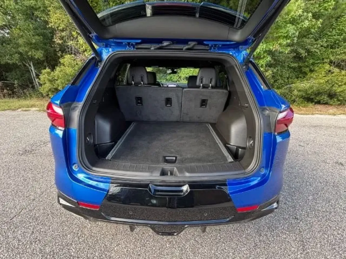 2019 Chevrolet Blazer RS (3GNKBERS1KS) with an 3.6L V-6 gasoline direct injection engine, located at 2761 East Hwy 501, Conway, SC, 29526, (843) 331-1151, 33.781528, -78.989883 - Discover the ultimate blend of luxury and utility with this stunning **2019 Chevrolet Blazer RS**-a pre-owned vehicle that promises to elevate your driving experience and fit seamlessly into your lifestyle. Whether you're navigating daily commutes, embarking on weekend adventures, or accommodating a - Photo#13
