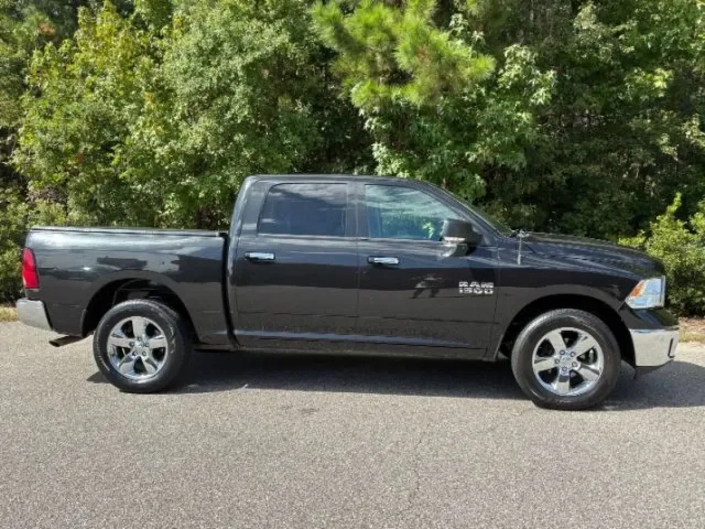 2018 /Diesel Gray/Black Ram 1500 Big Horn Crew Cab 4x4 5'7 Box (3C6RR7LG0JG) with an Other engine, located at 2761 East Hwy 501, Conway, SC, 29526, (843) 331-1151, 33.781528, -78.989883 - **Unleash Your Adventure with This Rugged 2018 Ram 1500 Big Horn Crew Cab!**<br /> <br /> Are you ready to elevate your driving experience and conquer the open road? Look no further! This 2018 Ram 1500 Big Horn Crew Cab is the perfect vehicle for those who thrive on adventure, whether it's a weekend - Photo#3