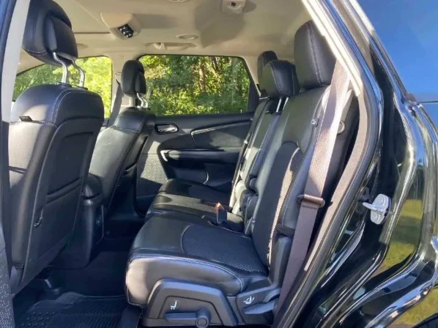 2020 /BLACK LEATHER Dodge Journey Crossroad (3C4PDCGB0LT) with an 2.4L L4 DOHC 16V engine, 4-Speed Automatic transmission, located at 9146 Ocean Hwy West, Calabash, NC, 28467, (910) 579-1110, 33.928635, -78.576157 - **Unleash Your Adventurous Spirit with the 2020 Dodge Journey Crossroad SUV! Perfect for Families and Explorers Alike!**<br /> <br /> Are you in search of a vehicle that seamlessly blends style, comfort, and functionality? Look no further than this stunning 2020 Dodge Journey Crossroad SUV, availabl - Photo#5