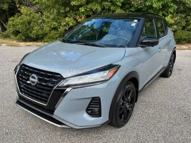 2024 Nissan Kicks SR Xtronic CVT