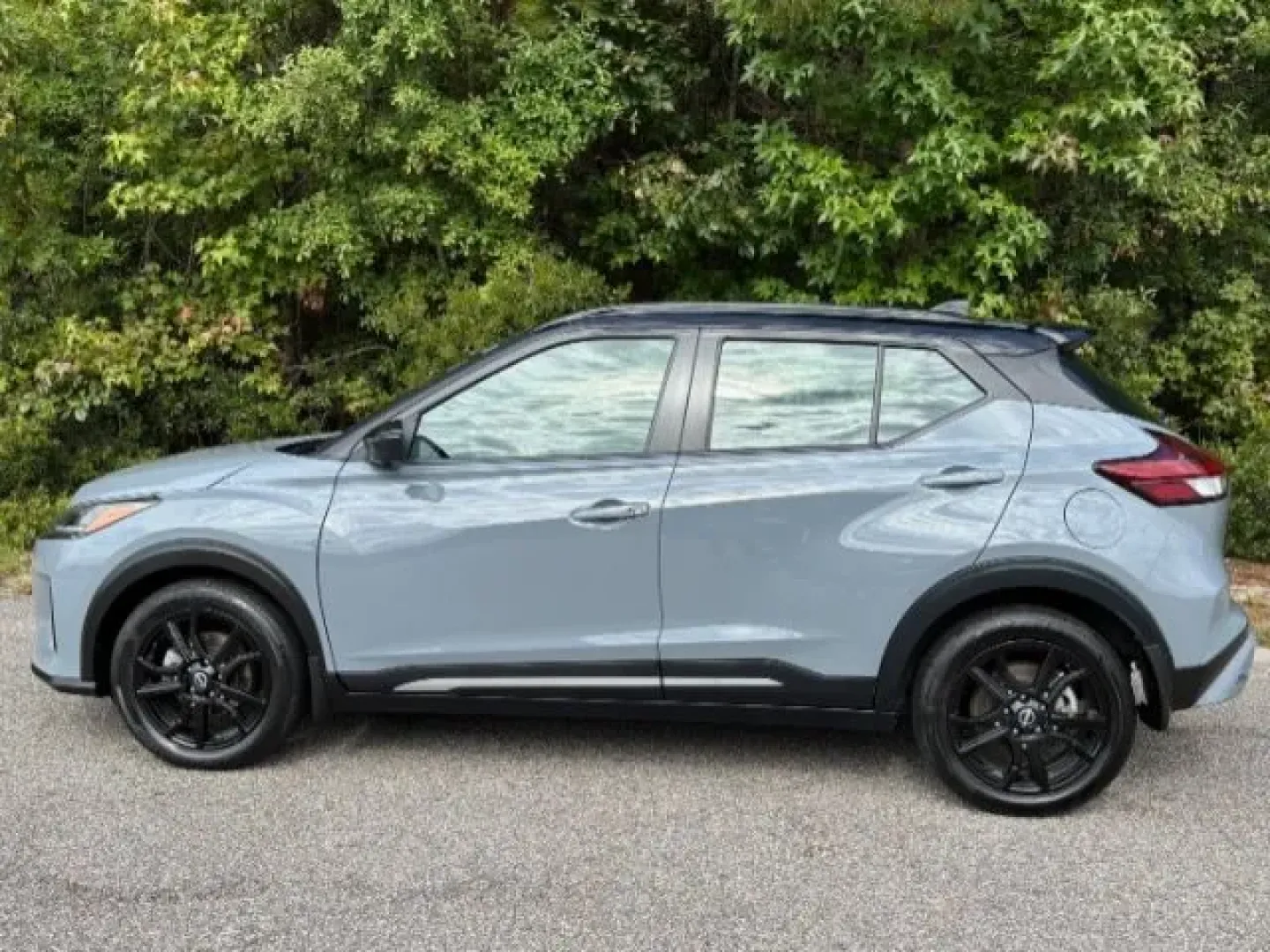2024 /Charcoal Nissan Kicks SR Xtronic CVT (3N1CP5DV0RL) with an 1.6L I-4 DOHC engine, located at 9146 Ocean Hwy West, Calabash, NC, 28467, (910) 579-1110, 33.928635, -78.576157 - **Elevate Your Adventures with the 2024 Nissan Kicks SR at Car City - Conway!**<br /> <br /> Are you ready to elevate your daily commute or weekend adventures? The 2024 Nissan Kicks SR is designed for the dynamic lifestyle of modern drivers who crave versatility, style, and efficiency. Perfect for g - Photo#2