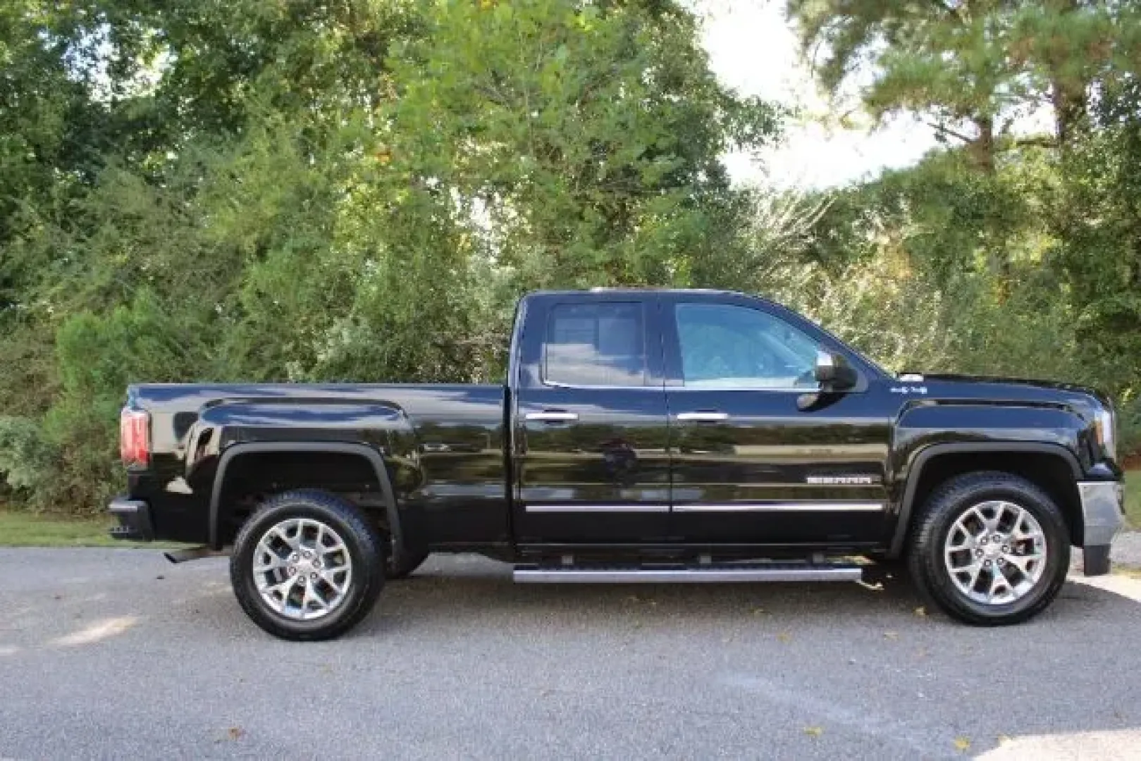 2017 GMC Sierra 1500 SLT (1GTV2NECXHZ) with an EcoTec3 6.2L V-8 gasoline direct injection engine, located at 3598 James B White Hwy South, Whiteville, NC, 28472, (910) 642-3196, 34.294846, -78.732613 - Unlock the potential of adventure with this stunning 2017 GMC Sierra 1500 SLT, the ultimate pick-up truck perfect for both work and play. Whether you're hauling equipment for a weekend project or taking the family on a road trip along the beautiful coastal highways, this vehicle embodies versatility - Photo#3