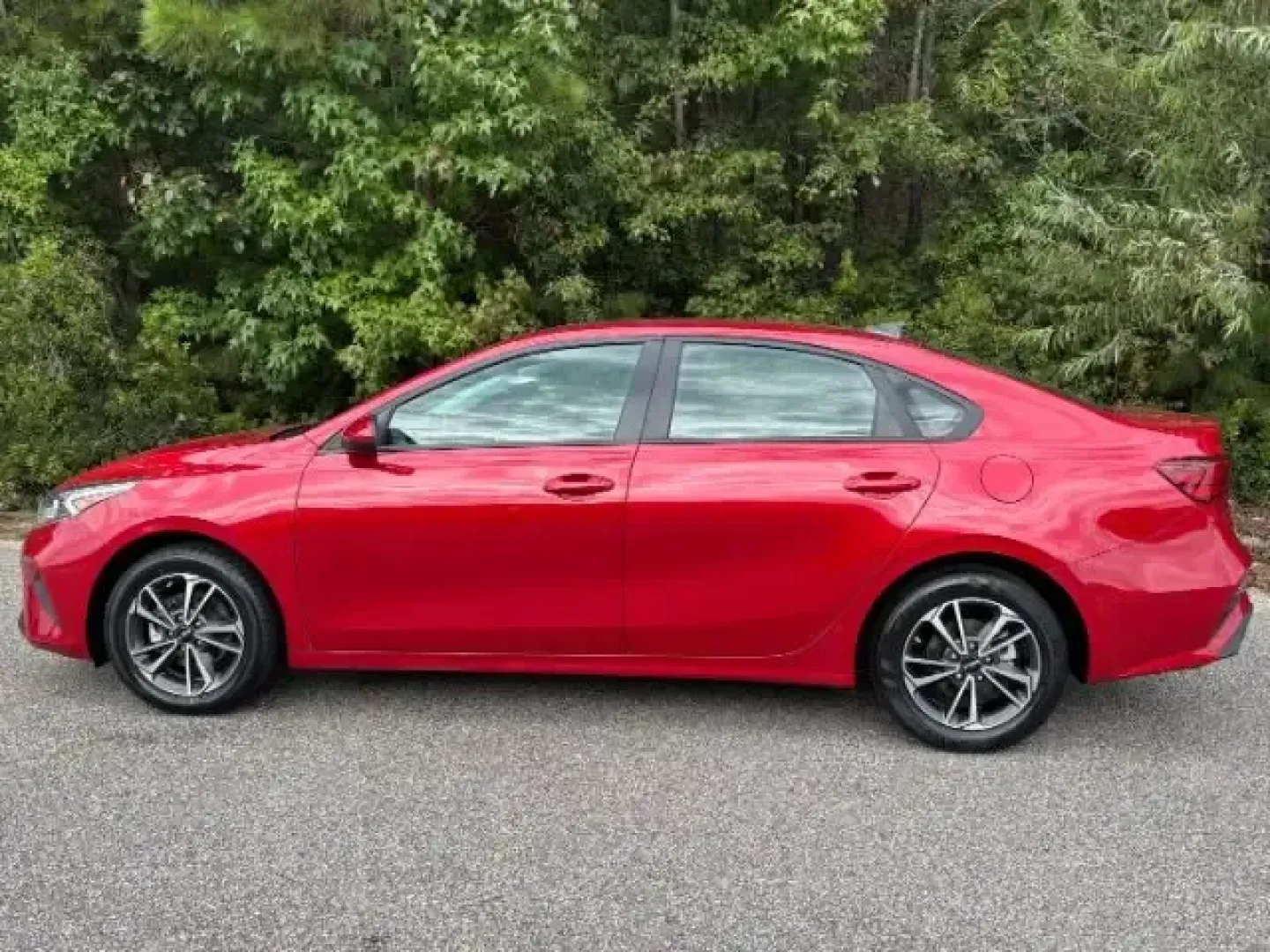 2024 /Black Kia Forte LXS (3KPF24AD7RE) with an 2L I-4 DOHC engine, CVT transmission, located at 9146 Ocean Hwy West, Calabash, NC, 28467, (910) 579-1110, 33.928635, -78.576157 - **Discover the Perfect Blend of Style and Functionality with the 2024 Kia Forte at Car City - Conway!**<br /> <br /> Are you searching for a reliable, stylish sedan that fits seamlessly into your busy lifestyle? Look no further than the 2024 Kia Forte, now available at Car City - Conway! This pre-ow - Photo#2