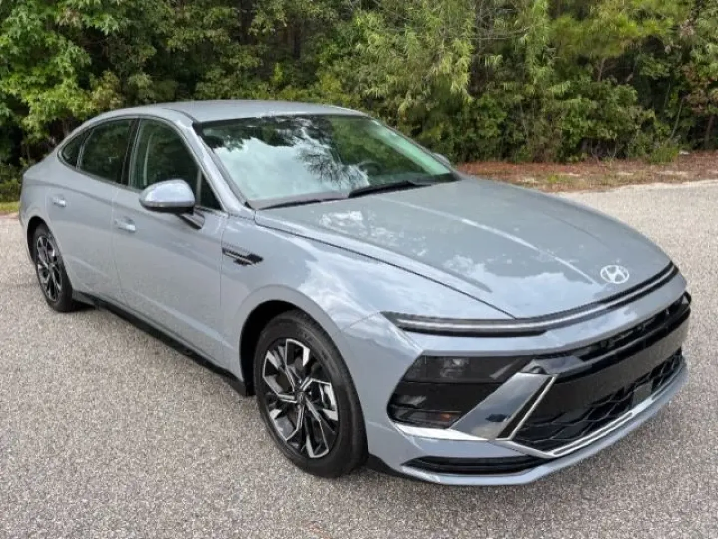 2024 /Dark Gray Hyundai Sonata SEL (KMHL64JA1RA) with an Smartstream 2.5L I-4 port/direct injection engine, located at 2761 East Hwy 501, Conway, SC, 29526, (843) 331-1151, 33.781528, -78.989883 - **Elevate Your Commuting Experience with the 2024 Hyundai Sonata SEL at Car City - Conway!**<br /> <br /> Are you looking for a stylish and practical sedan that seamlessly fits into your busy lifestyle? The 2024 Hyundai Sonata SEL is the perfect companion for your daily commute, weekend adventures, - Photo#1