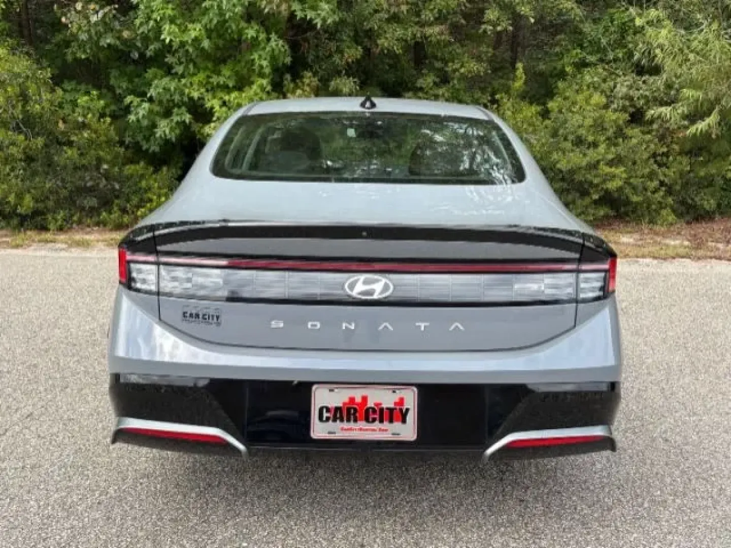 2024 /Dark Gray Hyundai Sonata SEL (KMHL64JA1RA) with an Smartstream 2.5L I-4 port/direct injection engine, located at 2761 East Hwy 501, Conway, SC, 29526, (843) 331-1151, 33.781528, -78.989883 - **Elevate Your Commuting Experience with the 2024 Hyundai Sonata SEL at Car City - Conway!**<br /> <br /> Are you looking for a stylish and practical sedan that seamlessly fits into your busy lifestyle? The 2024 Hyundai Sonata SEL is the perfect companion for your daily commute, weekend adventures, - Photo#5