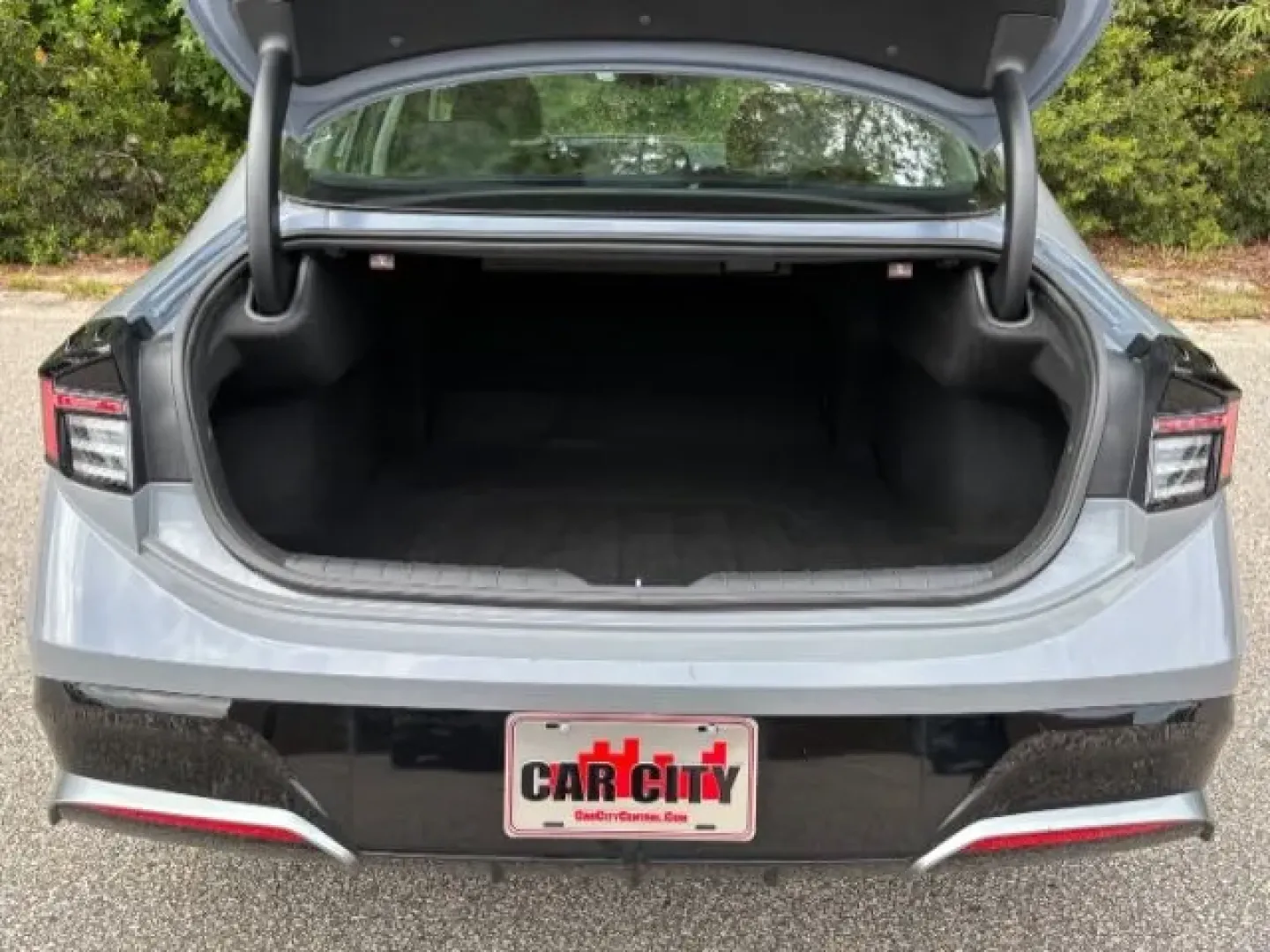 2024 /Dark Gray Hyundai Sonata SEL (KMHL64JA1RA) with an Smartstream 2.5L I-4 port/direct injection engine, located at 2761 East Hwy 501, Conway, SC, 29526, (843) 331-1151, 33.781528, -78.989883 - **Elevate Your Commuting Experience with the 2024 Hyundai Sonata SEL at Car City - Conway!**<br /> <br /> Are you looking for a stylish and practical sedan that seamlessly fits into your busy lifestyle? The 2024 Hyundai Sonata SEL is the perfect companion for your daily commute, weekend adventures, - Photo#12