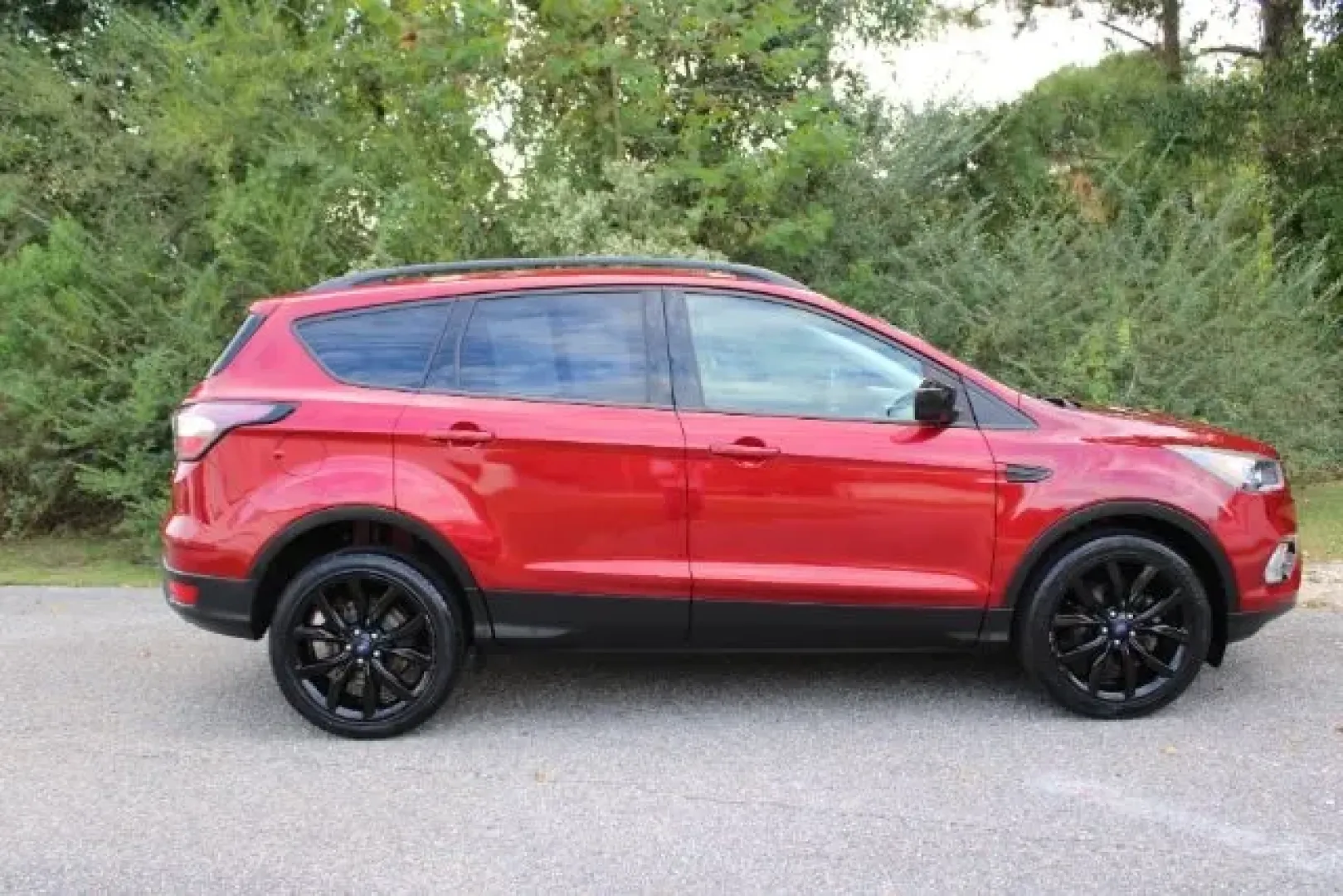 2018 /Charcoal Black Ford Escape SE (1FMCU0GD5JU) with an Other engine, located at 3598 James B White Hwy South, Whiteville, NC, 28472, (910) 642-3196, 34.294846, -78.732613 - **Find Your Adventure with the 2018 Ford Escape SE at Car City - Whitesville**<br /> <br /> Are you in search of the perfect SUV that balances style, comfort, and versatility? Look no further than the 2018 Ford Escape SE, available now at Car City - Whitesville in Whiteville, NC. Whether you're a gr - Photo#3