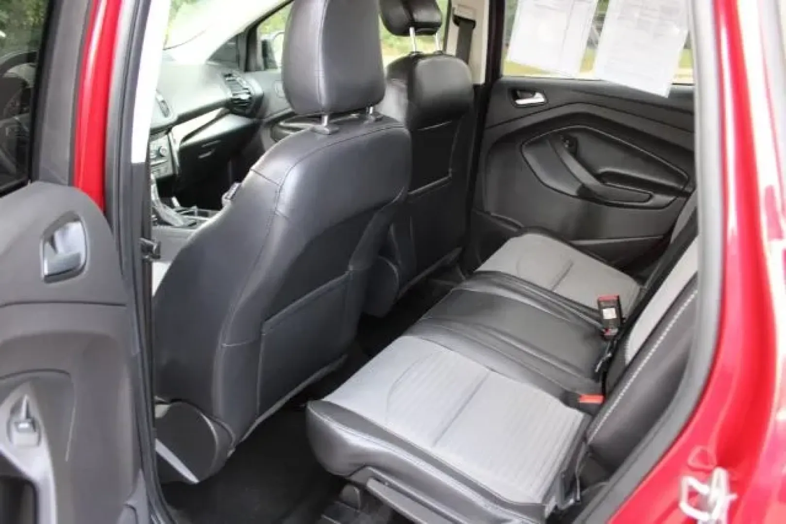 2018 /Charcoal Black Ford Escape SE (1FMCU0GD5JU) with an Other engine, located at 3598 James B White Hwy South, Whiteville, NC, 28472, (910) 642-3196, 34.294846, -78.732613 - **Find Your Adventure with the 2018 Ford Escape SE at Car City - Whitesville**<br /> <br /> Are you in search of the perfect SUV that balances style, comfort, and versatility? Look no further than the 2018 Ford Escape SE, available now at Car City - Whitesville in Whiteville, NC. Whether you're a gr - Photo#8