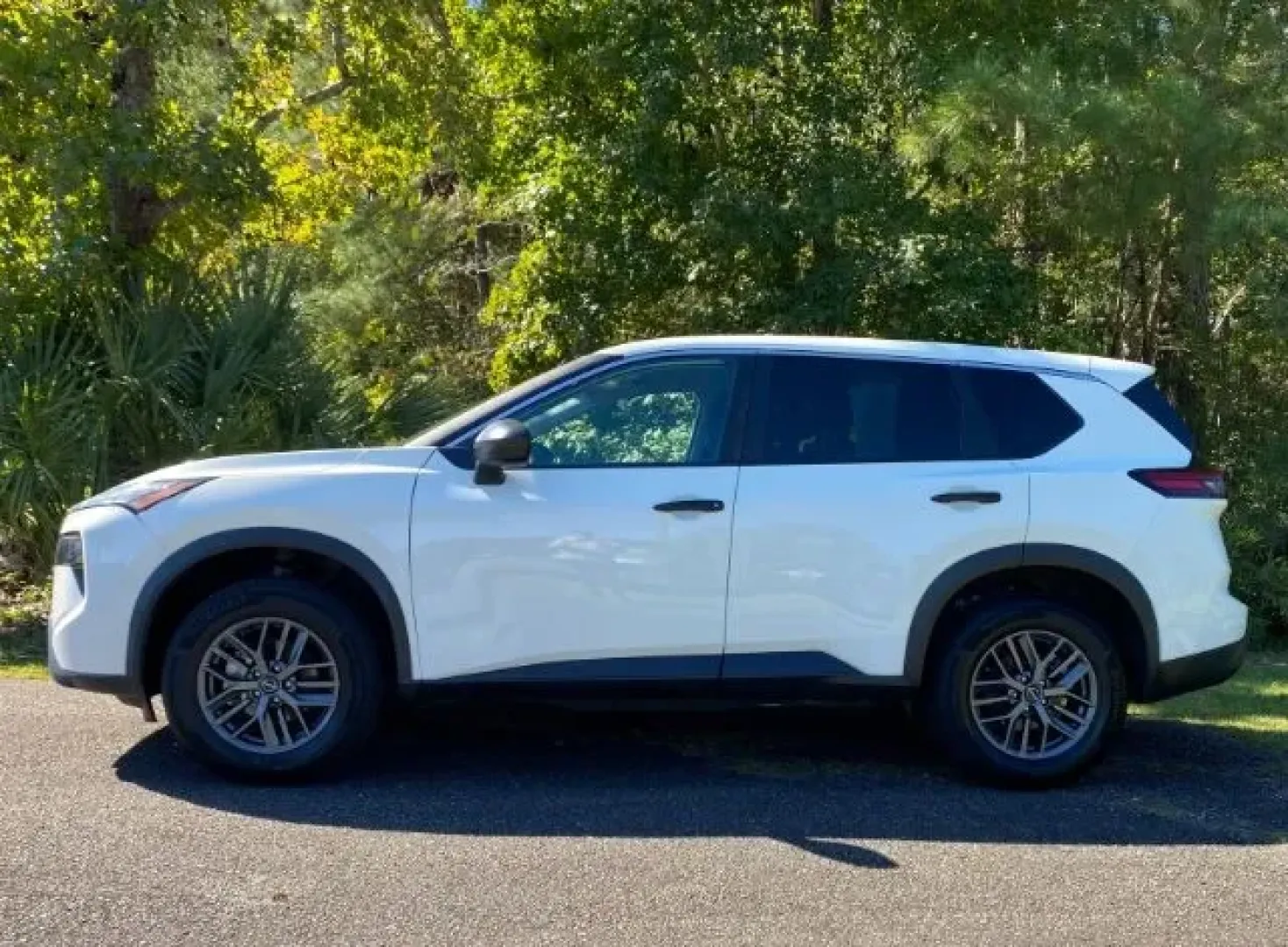 2024 /Charcoal Nissan Rogue S FWD (5N1BT3AA2RC) with an VC-Turbo 1.5L I-3 gasoline direct injection engine, located at 9146 Ocean Hwy West, Calabash, NC, 28467, (910) 579-1110, 33.928635, -78.576157 - Discover the perfect blend of style, comfort, and reliability with this stunning 2024 Nissan Rogue, now available at Car City - Calabash, your trusted source for quality used vehicles! Located conveniently at 9146 Ocean Hwy West, Calabash, NC 28467, we specialize in pre-owned cars that cater to a wi - Photo#1
