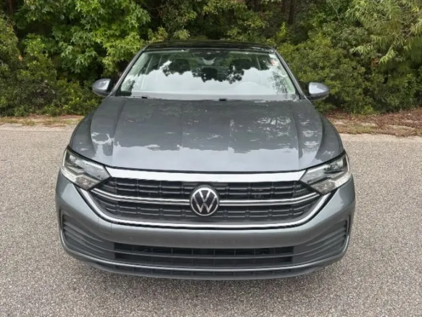2024 /Titan Black Volkswagen Jetta 1.5T SE (3VW7M7BUXRM) with an 1.5L I-4 gasoline direct injection engine, located at 2761 East Hwy 501, Conway, SC, 29526, (843) 331-1151, 33.781528, -78.989883 - **Discover the Perfect Blend of Style and Comfort with this 2024 Volkswagen Jetta at Car City - Conway!**<br /> <br /> Are you searching for a reliable and stylish sedan that fits your active lifestyle? Look no further than this stunning 2024 Volkswagen Jetta 1.5T SE! Whether you're commuting to wor - Photo#4