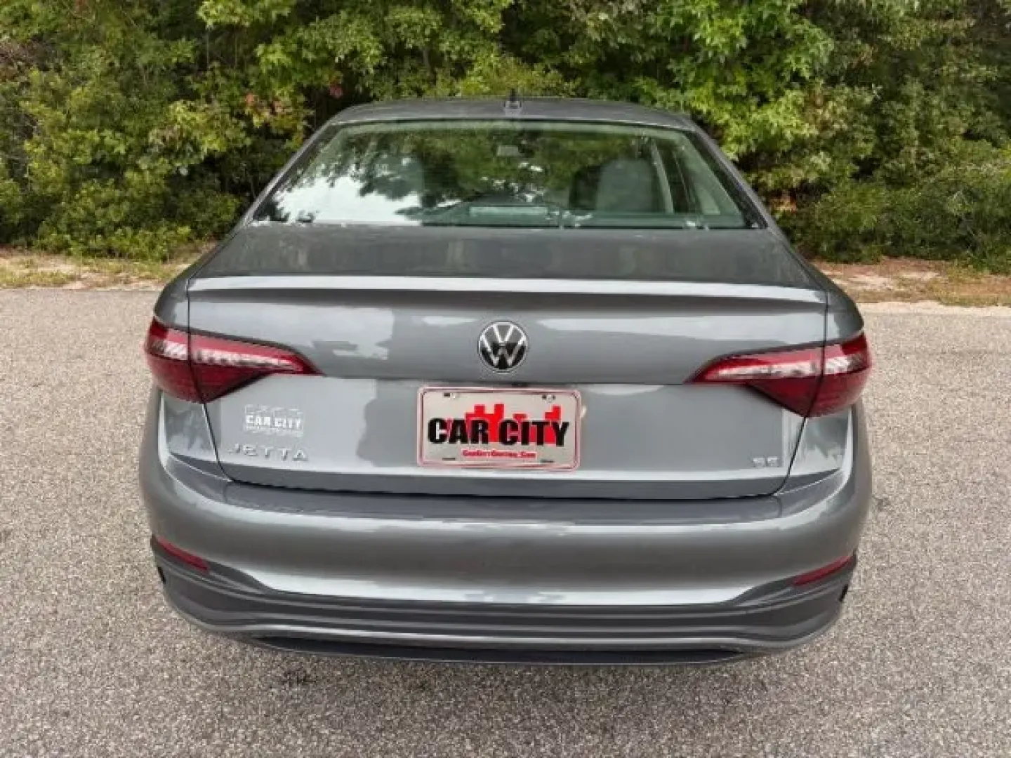 2024 /Titan Black Volkswagen Jetta 1.5T SE (3VW7M7BUXRM) with an 1.5L I-4 gasoline direct injection engine, located at 2761 East Hwy 501, Conway, SC, 29526, (843) 331-1151, 33.781528, -78.989883 - **Discover the Perfect Blend of Style and Comfort with this 2024 Volkswagen Jetta at Car City - Conway!**<br /> <br /> Are you searching for a reliable and stylish sedan that fits your active lifestyle? Look no further than this stunning 2024 Volkswagen Jetta 1.5T SE! Whether you're commuting to wor - Photo#5