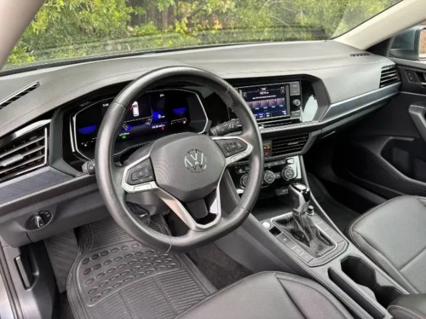2024 /Titan Black Volkswagen Jetta 1.5T SE (3VW7M7BUXRM) with an 1.5L I-4 gasoline direct injection engine, located at 2761 East Hwy 501, Conway, SC, 29526, (843) 331-1151, 33.781528, -78.989883 - **Discover the Perfect Blend of Style and Comfort with this 2024 Volkswagen Jetta at Car City - Conway!**<br /> <br /> Are you searching for a reliable and stylish sedan that fits your active lifestyle? Look no further than this stunning 2024 Volkswagen Jetta 1.5T SE! Whether you're commuting to wor - Photo#10