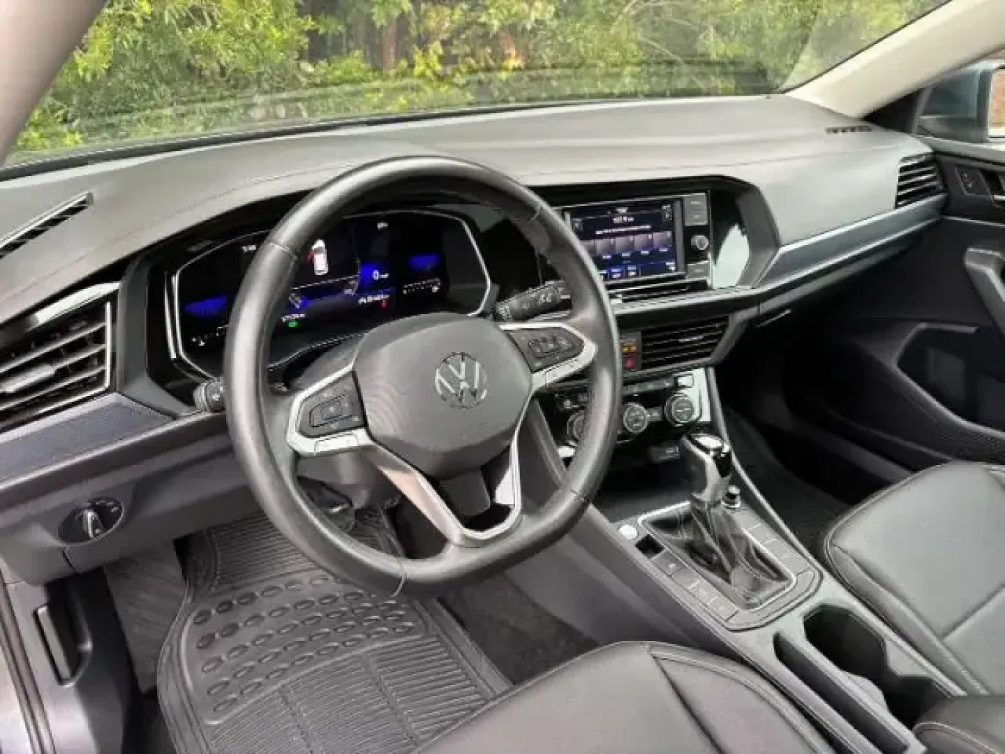 2024 /Titan Black Volkswagen Jetta 1.5T SE (3VW7M7BUXRM) with an 1.5L I-4 gasoline direct injection engine, 8A transmission, located at 2761 East Hwy 501, Conway, SC, 29526, (843) 331-1151, 33.781528, -78.989883 - **Discover the Perfect Blend of Style and Comfort with this 2024 Volkswagen Jetta at Car City - Conway!**<br /> <br /> Are you searching for a reliable and stylish sedan that fits your active lifestyle? Look no further than this stunning 2024 Volkswagen Jetta 1.5T SE! Whether you're commuting to wor - Photo#10