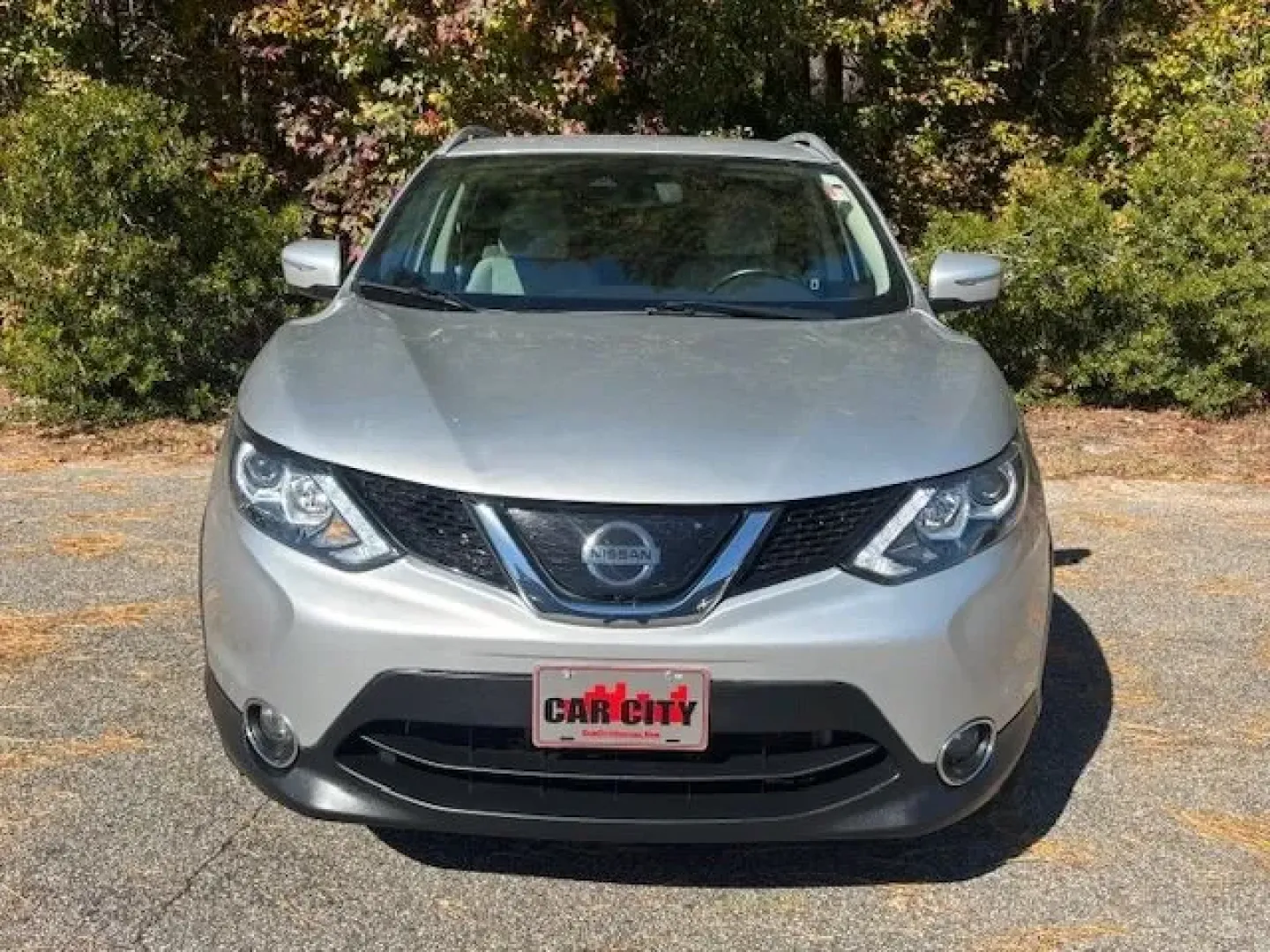 2019 /Light Gray Nissan Rogue SV (JN1BJ1CR4KW) with an 2L I-4 gasoline direct injection engine, located at 3598 James B White Hwy South, Whiteville, NC, 28472, (910) 642-3196, 34.294846, -78.732613 - ### Adventure Awaits with the 2019 Nissan Rogue SV - Perfect for Your Next Journey!<br /> <br /> Discover the perfect blend of style, comfort, and versatility with the 2019 Nissan Rogue SV, now available at Car City - Conway. Whether you're planning a weekend getaway with family, tackling daily comm - Photo#4