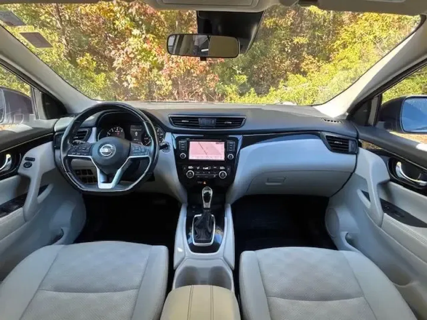 2019 /Light Gray Nissan Rogue SV (JN1BJ1CR4KW) with an 2L I-4 gasoline direct injection engine, CVT transmission, located at 9146 Ocean Hwy West, Calabash, NC, 28467, (910) 579-1110, 33.928635, -78.576157 - ### Adventure Awaits with the 2019 Nissan Rogue SV - Perfect for Your Next Journey!<br /> <br /> Discover the perfect blend of style, comfort, and versatility with the 2019 Nissan Rogue SV, now available at Car City - Conway. Whether you're planning a weekend getaway with family, tackling daily comm - Photo#8