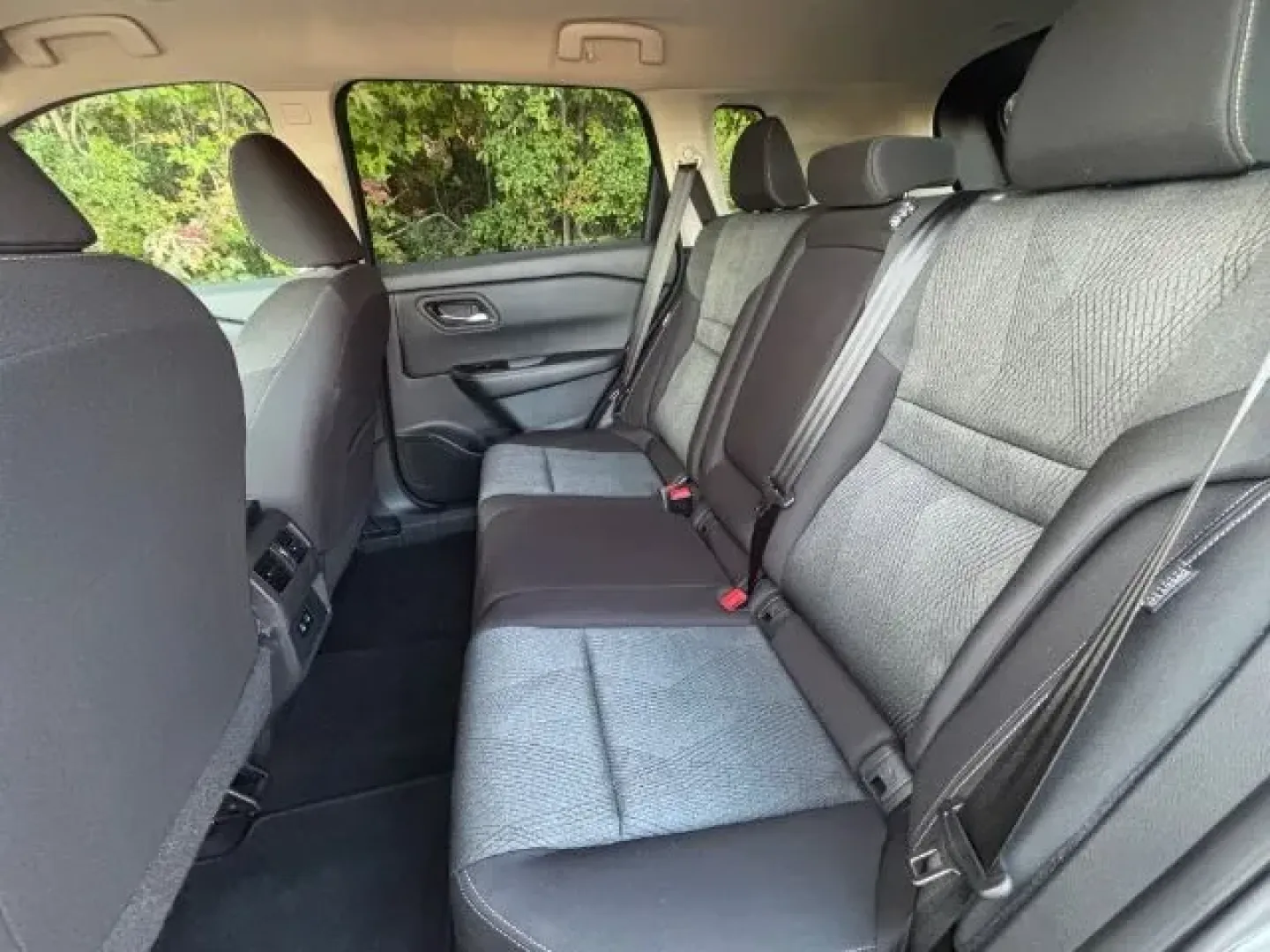 2024 /Charcoal Nissan Rogue SV FWD (5N1BT3BA6RC) with an VC-Turbo 1.5L I-3 gasoline direct injection engine, located at 2761 East Hwy 501, Conway, SC, 29526, (843) 331-1151, 33.781528, -78.989883 - **Elevate Your Everyday Adventures with the 2024 Nissan Rogue SV FWD at Car City - Conway!**<br /> <br /> Are you seeking a vehicle that effortlessly combines functionality and style for your daily commute or weekend getaways? Look no further than the 2024 Nissan Rogue SV FWD, now available at Car C - Photo#11