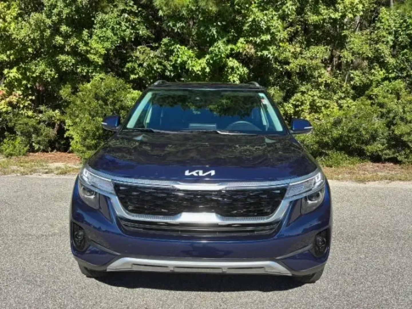 2023 /Black Kia Seltos EX (KNDERCAA4P7) with an 2L I-4 DOHC engine, located at 2761 East Hwy 501, Conway, SC, 29526, (843) 331-1151, 33.781528, -78.989883 - **Explore the Great Outdoors in Style with the 2023 Kia Seltos EX from Car City - Conway!**<br /> <br /> Are you ready to take your adventures to the next level? Whether you're planning a family road trip down the scenic highways of South Carolina or simply need a reliable companion for your daily c - Photo#4