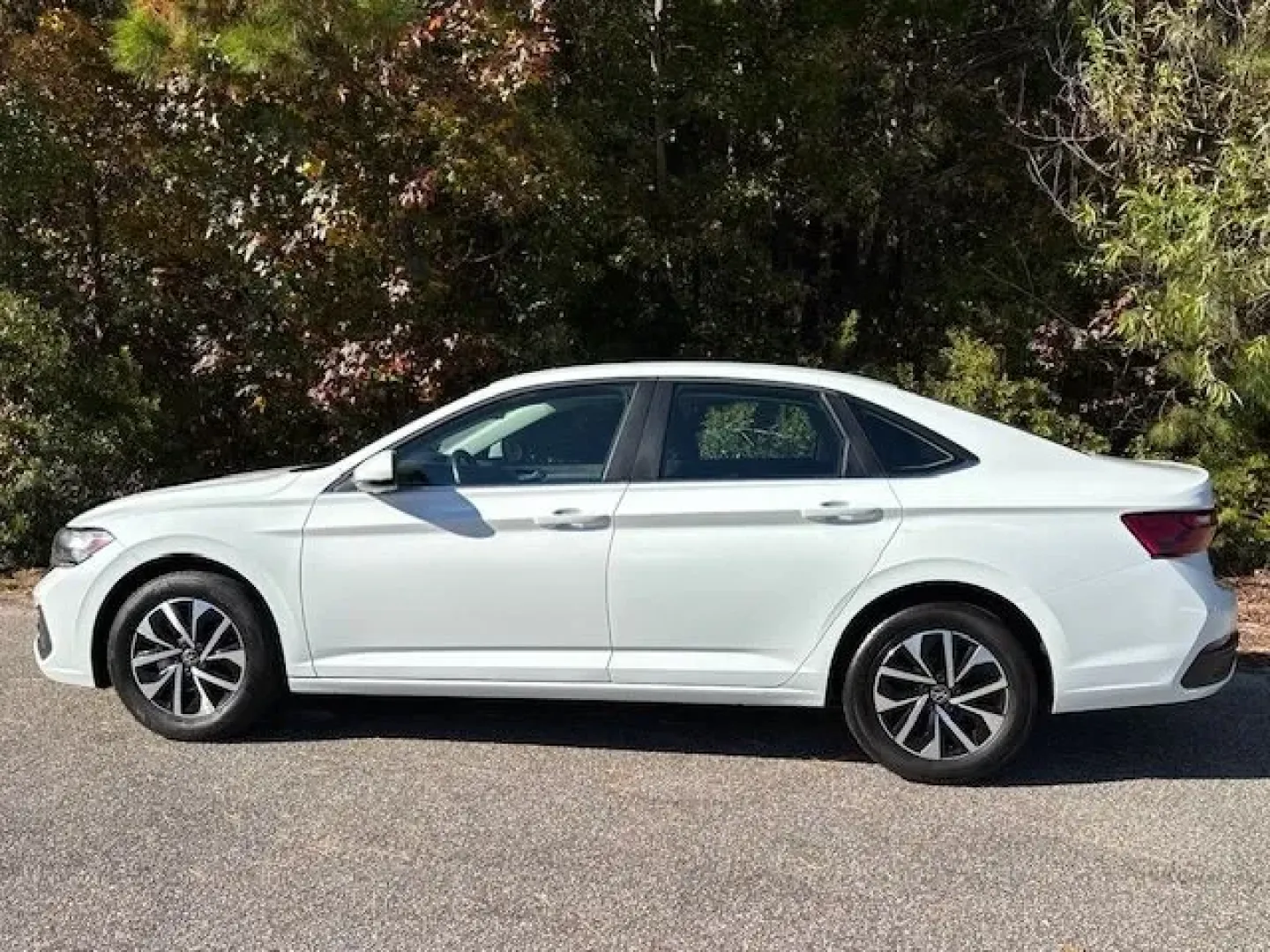 2024 /Titan Black Volkswagen Jetta 1.5T S (3VW5M7BU1RM) with an 1.5L I-4 gasoline direct injection engine, located at 2761 East Hwy 501, Conway, SC, 29526, (843) 331-1151, 33.781528, -78.989883 - Are you searching for a vehicle that perfectly blends style, efficiency, and practicality? Look no further than the 2024 Volkswagen Jetta, an ideal sedan for daily commuters, growing families, and anyone who needs a reliable vehicle for weekend adventures. With its sleek design and technology-driven - Photo#2