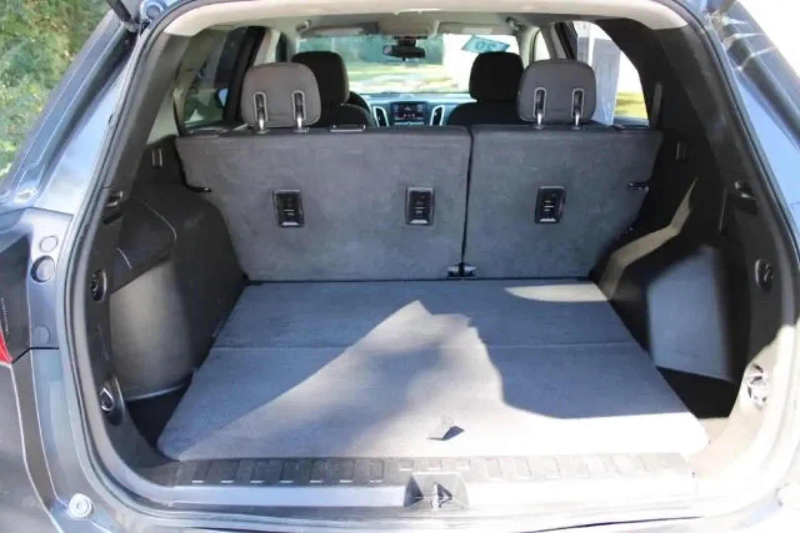 2020 /CHARCOAL CLOTH Chevrolet Equinox LT AWD (2GNAXUEV7L6) with an 1.5L L4 DOHC 16V TURBO engine, 6-Speed Automatic transmission, located at 9146 Ocean Hwy West, Calabash, NC, 28467, (910) 579-1110, 33.928635, -78.576157 - **Experience the Perfect Blend of Comfort and Capability with the 2020 Chevrolet Equinox LT AWD at Car City - Whitesville!**<br /> <br /> Are you searching for a versatile vehicle that seamlessly fits into your lifestyle? Whether you're a family on the go, a daily commuter navigating the hustle and - Photo#3