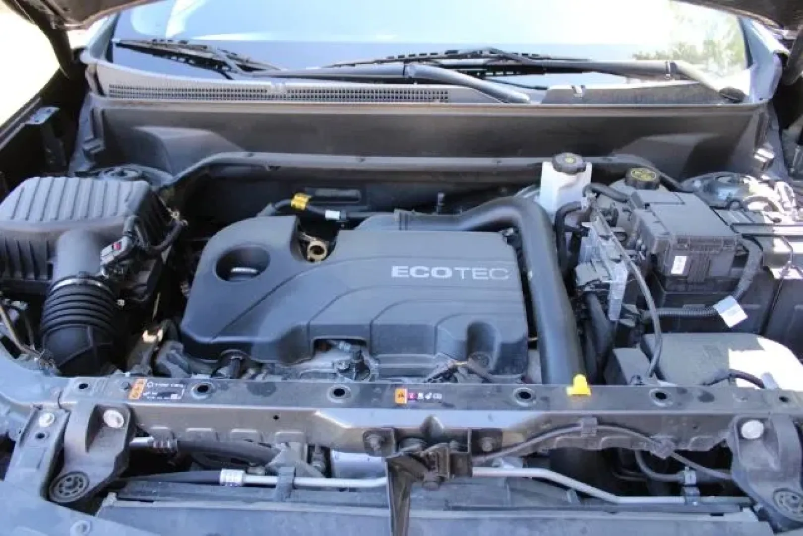 2020 /CHARCOAL CLOTH Chevrolet Equinox LT AWD (2GNAXUEV7L6) with an 1.5L L4 DOHC 16V TURBO engine, 6-Speed Automatic transmission, located at 9146 Ocean Hwy West, Calabash, NC, 28467, (910) 579-1110, 33.928635, -78.576157 - **Experience the Perfect Blend of Comfort and Capability with the 2020 Chevrolet Equinox LT AWD at Car City - Whitesville!**<br /> <br /> Are you searching for a versatile vehicle that seamlessly fits into your lifestyle? Whether you're a family on the go, a daily commuter navigating the hustle and - Photo#8