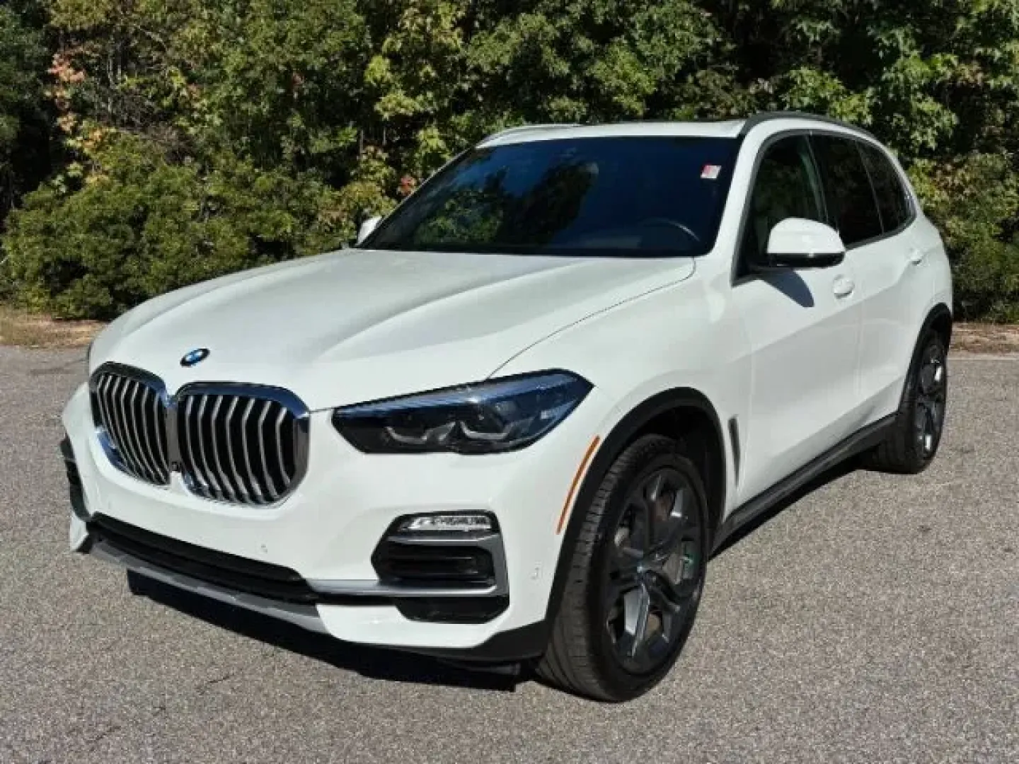 2019 /Black BMW X5 xDrive40i (5UXCR6C55KL) with an 3L I-6 gasoline direct injection engine, located at 2761 East Hwy 501, Conway, SC, 29526, (843) 331-1151, 33.781528, -78.989883 - **Experience Adventure and Luxury with the 2019 BMW X5 at Car City - Conway**<br /> <br /> If you're searching for a vehicle that seamlessly blends adventure with everyday luxury, the 2019 BMW X5 is the perfect choice. Ideal for growing families or those who love weekend road trips, this SUV offers - Photo#0