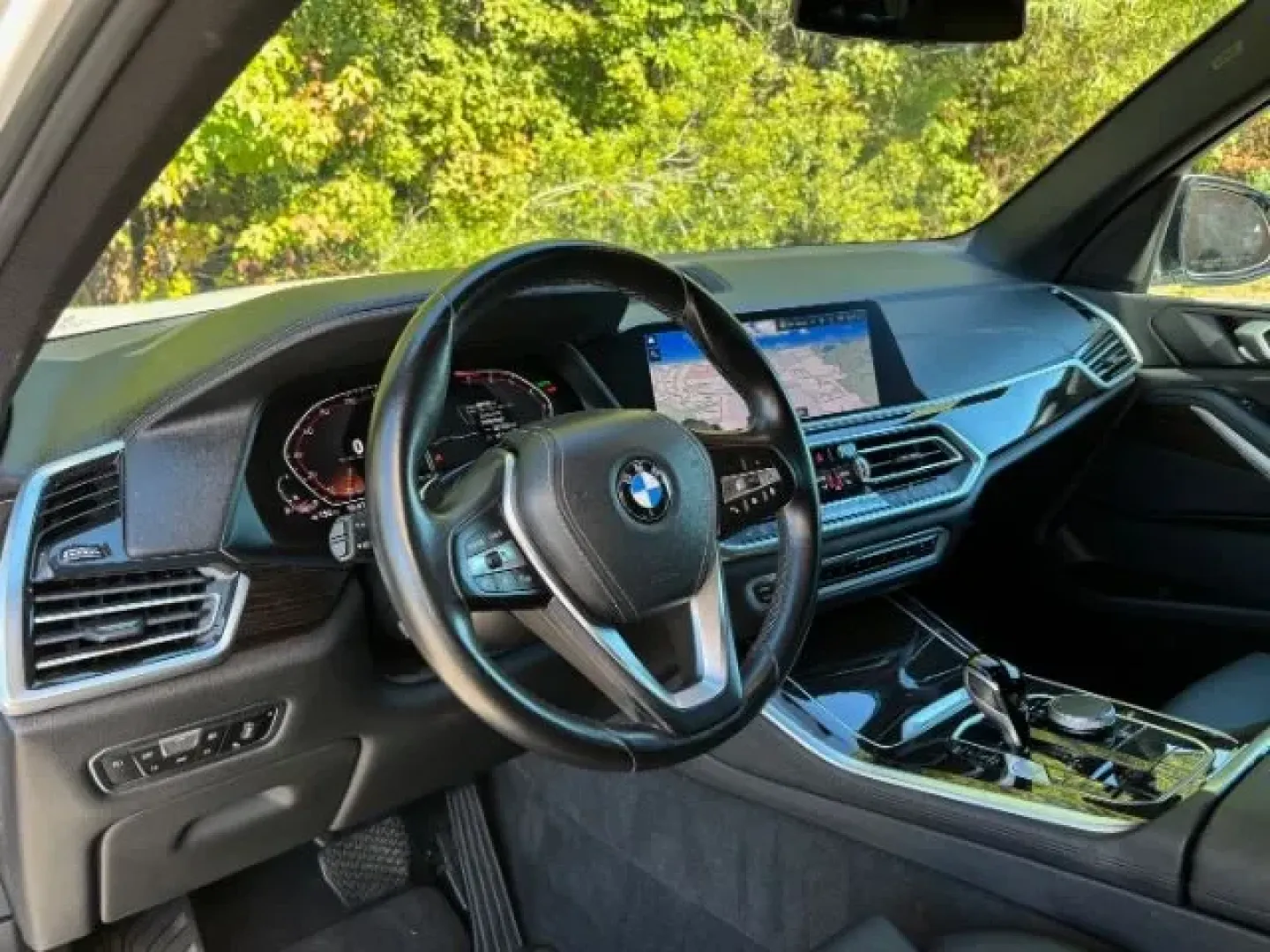2019 /Black BMW X5 xDrive40i (5UXCR6C55KL) with an 3L I-6 gasoline direct injection engine, located at 2761 East Hwy 501, Conway, SC, 29526, (843) 331-1151, 33.781528, -78.989883 - **Experience Adventure and Luxury with the 2019 BMW X5 at Car City - Conway**<br /> <br /> If you're searching for a vehicle that seamlessly blends adventure with everyday luxury, the 2019 BMW X5 is the perfect choice. Ideal for growing families or those who love weekend road trips, this SUV offers - Photo#10