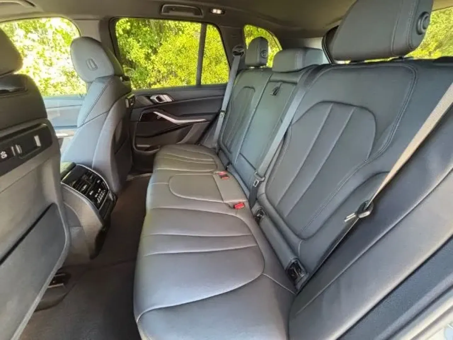 2019 /Black BMW X5 xDrive40i (5UXCR6C55KL) with an 3L I-6 gasoline direct injection engine, located at 2761 East Hwy 501, Conway, SC, 29526, (843) 331-1151, 33.781528, -78.989883 - **Experience Adventure and Luxury with the 2019 BMW X5 at Car City - Conway**<br /> <br /> If you're searching for a vehicle that seamlessly blends adventure with everyday luxury, the 2019 BMW X5 is the perfect choice. Ideal for growing families or those who love weekend road trips, this SUV offers - Photo#12