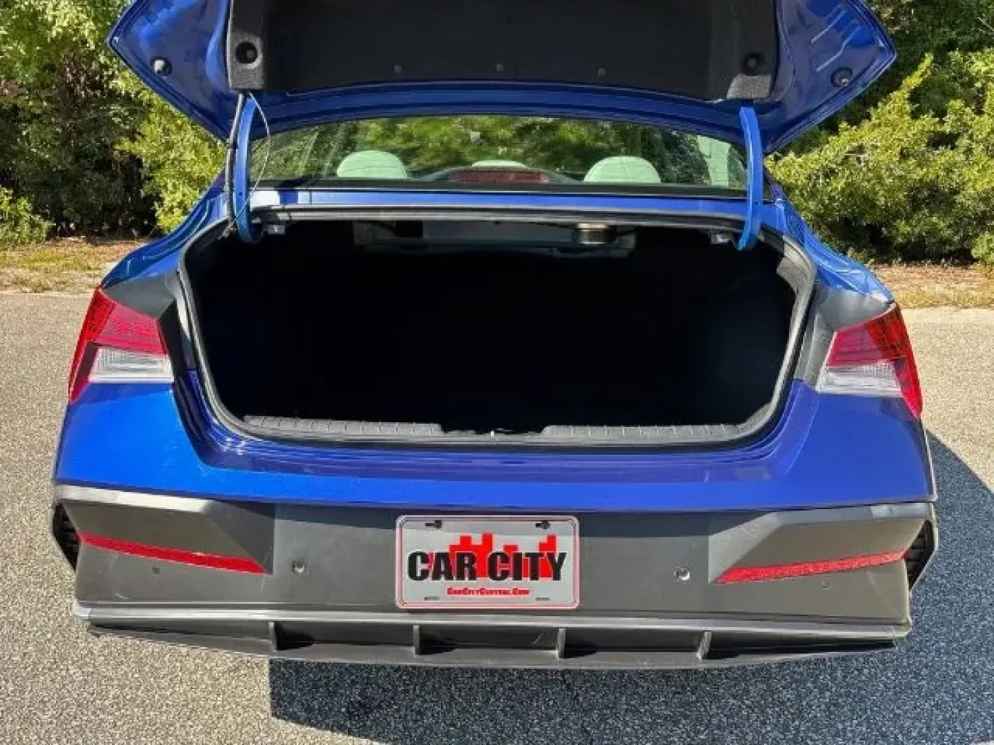 2024 /Melange/Light Gray Hyundai Elantra Limited (KMHLP4DGXRU) with an Nu PE 2L I-4 DOHC engine, located at 2761 East Hwy 501, Conway, SC, 29526, (843) 331-1151, 33.781528, -78.989883 - **Discover Your Next Adventure with the 2024 Hyundai Elantra Limited at Car City - Conway!**<br /> <br /> Are you ready to elevate your everyday driving experience? The 2024 Hyundai Elantra Limited, now available at Car City - Conway, is the perfect sedan for those seeking a balance of style, comfor - Photo#14
