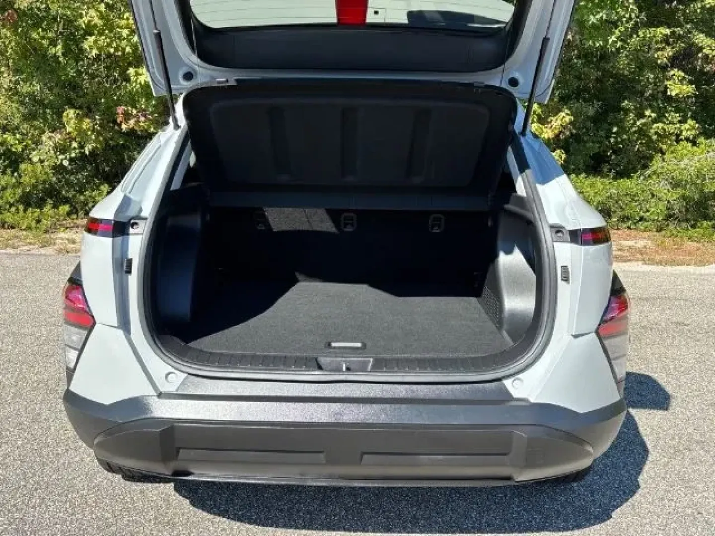 2024 /Black Hyundai Kona SEL (KM8HB3AB4RU) with an Nu PE 2L I-4 DOHC engine, located at 2761 East Hwy 501, Conway, SC, 29526, (843) 331-1151, 33.781528, -78.989883 - Experience the thrill of adventure with the 2024 Hyundai Kona SEL, now available at Car City - Conway, your trusted pre-owned dealership located at 2761 East Hwy 501, Conway, SC 29526. Whether you're navigating through busy city streets or embarking on weekend getaways, this stylish and versatile ut - Photo#13