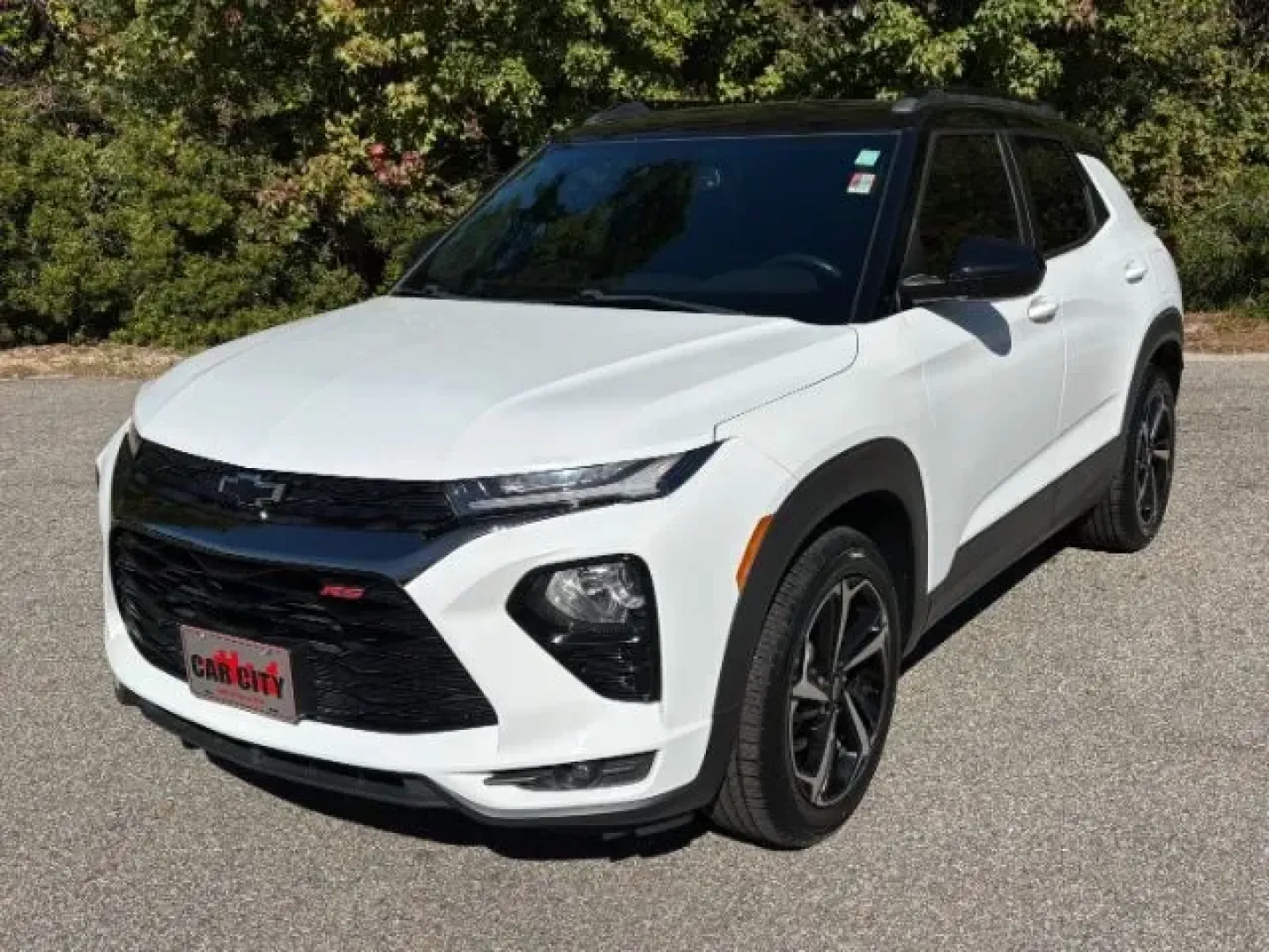 2021 /Jet Black w/Red Accents Chevrolet Trailblazer FWD RS (KL79MTSL0MB) with an ECOTEC 1.3L I-3 gasoline direct injection engine, located at 2761 East Hwy 501, Conway, SC, 29526, (843) 331-1151, 33.781528, -78.989883 - Explore the open road with confidence in this stunning 2021 Chevrolet Trailblazer, now available at Car City - Conway, your trusted pre-owned dealership in Conway, SC. Conveniently located at 2761 East Hwy 501, we specialize in quality used vehicles that meet a wide range of lifestyle needs-from the - Photo#0