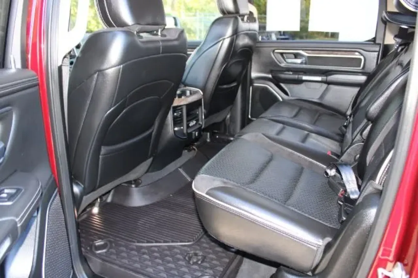 2019 Ram 1500 Laramie Crew Cab 4x4 5'7 Box (1C6SRFJT0KN) with an Other engine, located at 3598 James B White Hwy South, Whiteville, NC, 28472, (910) 642-3196, 34.294846, -78.732613 - **Unleash Your Adventurous Spirit with the 2019 Ram 1500 Laramie Crew Cab 4x4!** <br /> <br /> Are you ready to elevate your driving experience? The 2019 Ram 1500 Laramie Crew Cab 4x4 is not just a truck; it's your ultimate companion for weekend adventures and everyday commutes alike. Whether you're - Photo#9