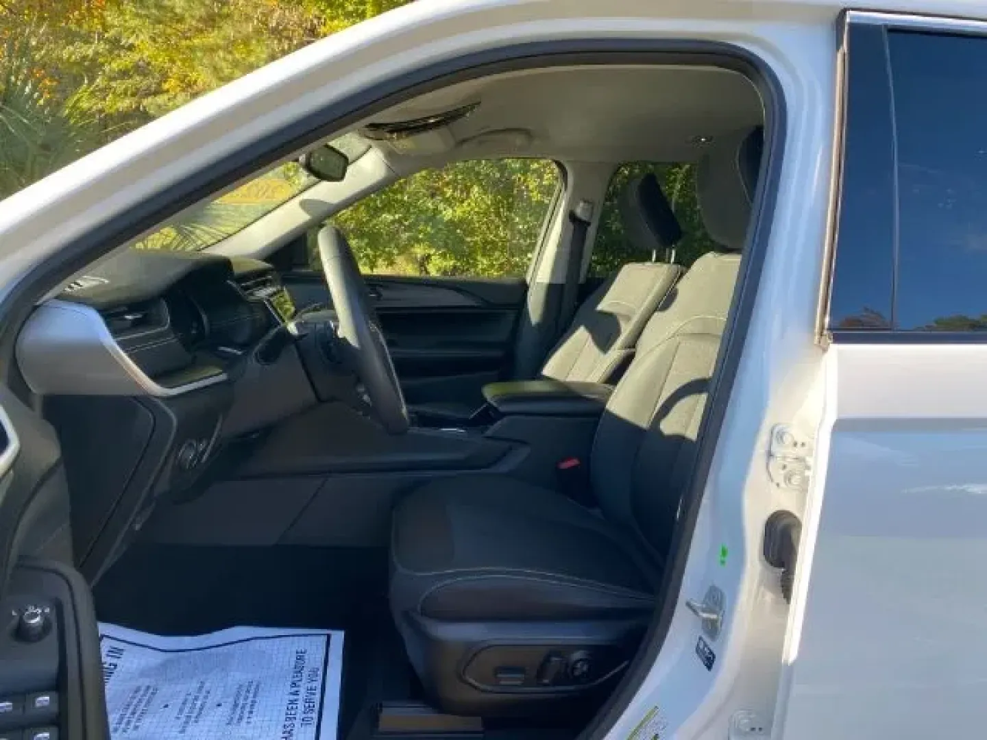 2023 /Global Black Jeep Grand Cherokee Laredo 4x2 (1C4RJJAG5P8) with an Pentastar 3.6L V-6 DOHC engine, located at 2761 East Hwy 501, Conway, SC, 29526, (843) 331-1151, 33.781528, -78.989883 - Unlock your adventurous spirit with the 2023 Jeep Grand Cherokee Laredo, available now at Car City - Calabash! This exceptional SUV is perfect for families, outdoor enthusiasts, and anyone looking to elevate their driving experience in Calabash, NC. Whether you're navigating the bustling streets of - Photo#4